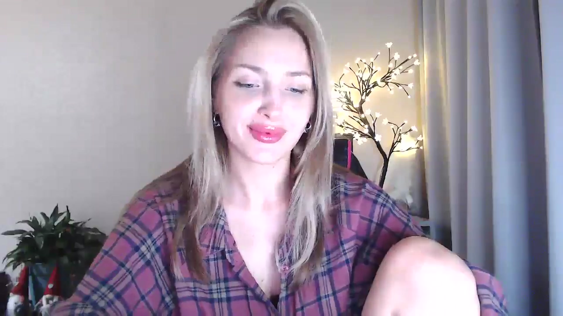 Gallery image thumbnail from Baby__Blue's myfreecams stream on, 08/14/2025, 21:43 image 3 of 20