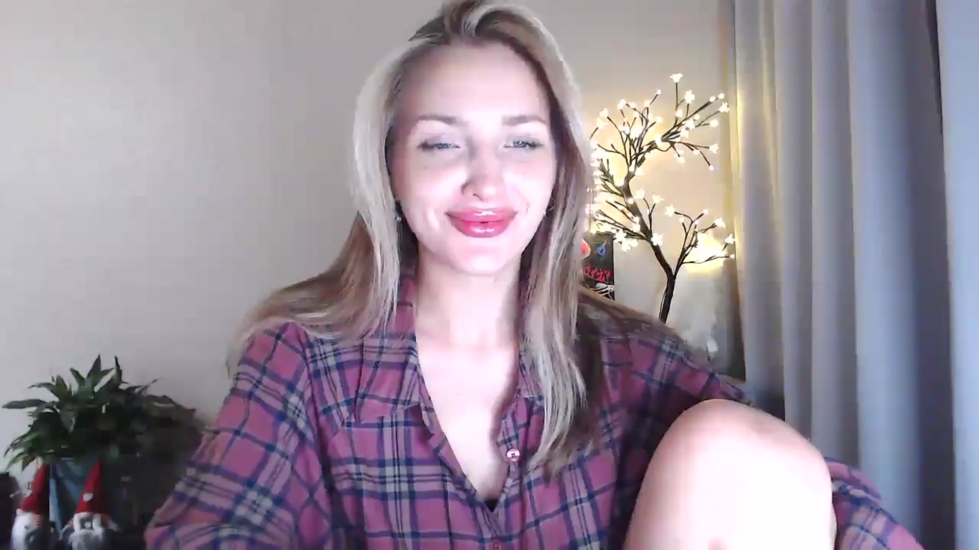 Gallery image thumbnail from Baby__Blue's myfreecams stream on, 08/14/2025, 21:43 image 5 of 20