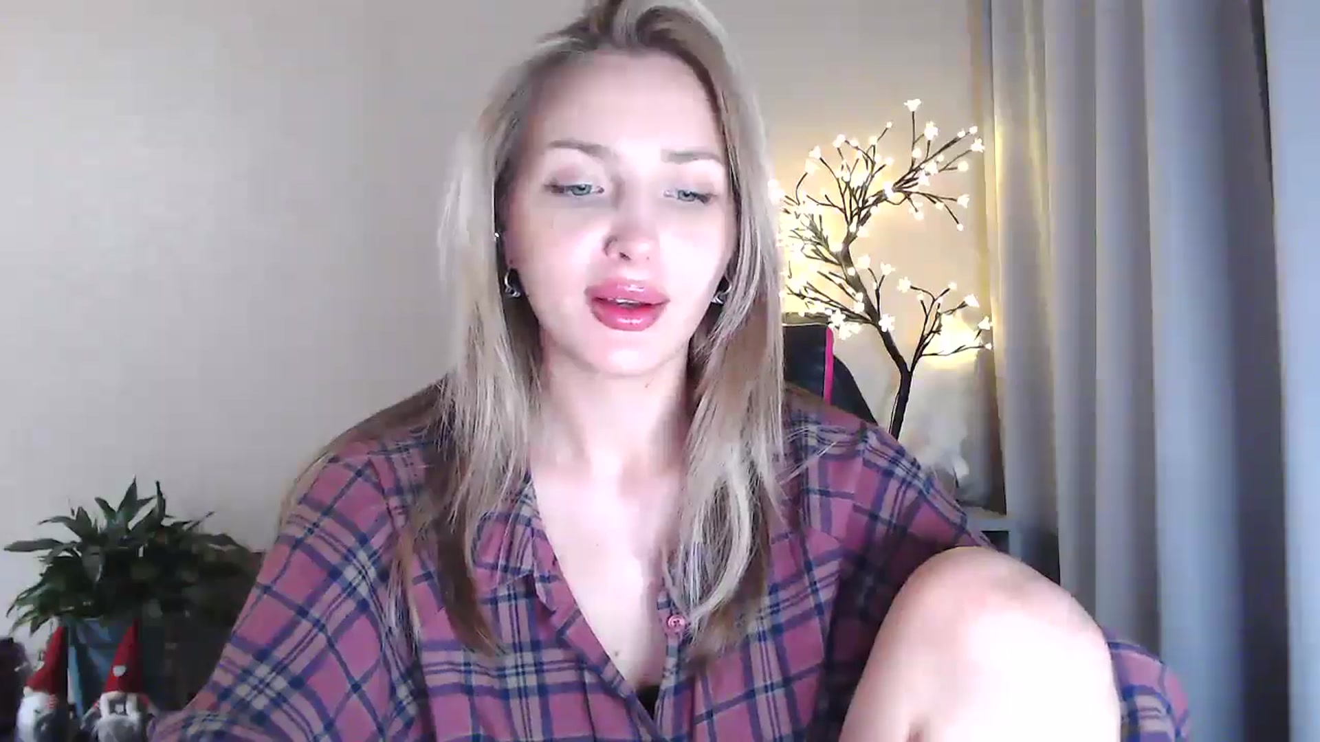 Gallery image thumbnail from Baby__Blue's myfreecams stream on, 08/14/2025, 21:43 image 2 of 20
