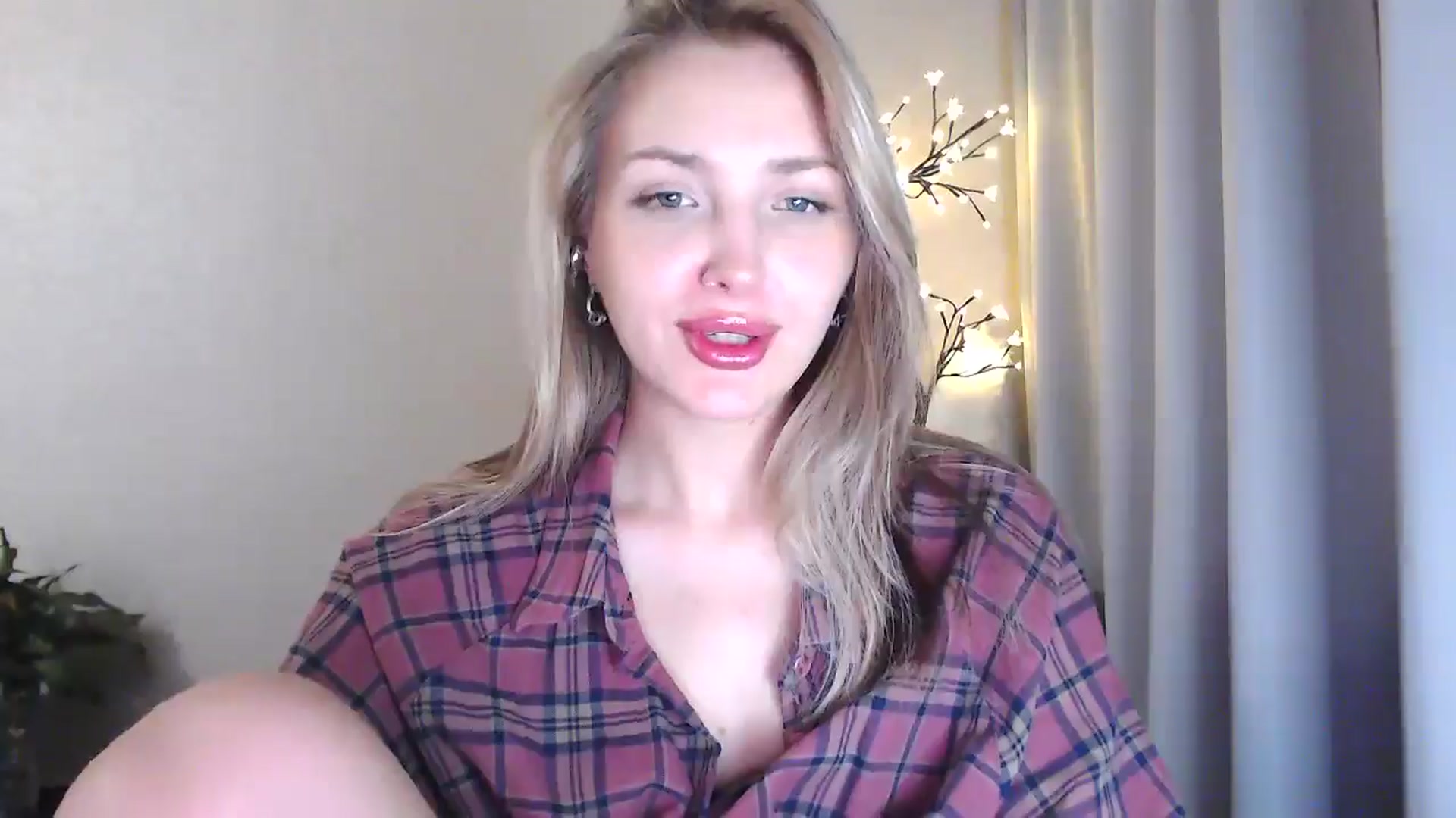 Gallery image thumbnail from Baby__Blue's myfreecams stream on, 08/14/2025, 21:43 image 13 of 20