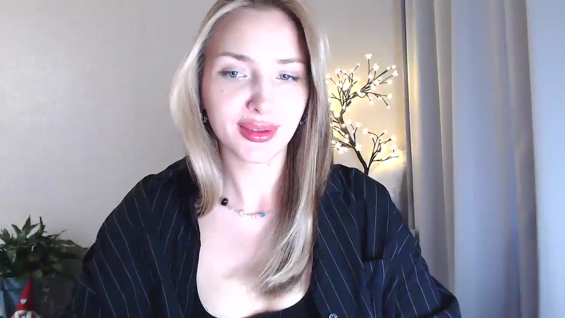 Gallery image thumbnail from Baby__Blue's myfreecams stream on, 08/15/2025, 16:11 image 19 of 20