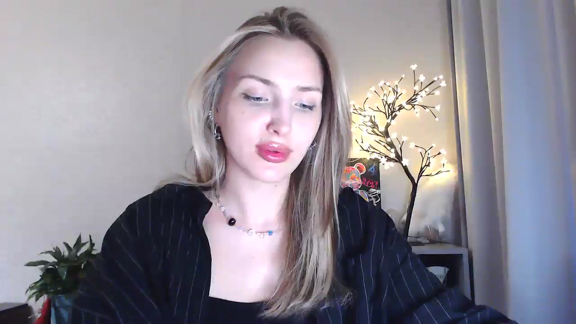 Gallery image thumbnail from Baby__Blue's myfreecams stream on, 08/15/2025, 16:11 image 15 of 20