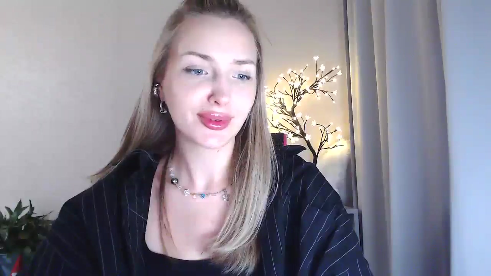 Gallery image thumbnail from Baby__Blue's myfreecams stream on, 08/15/2025, 16:11 image 7 of 20
