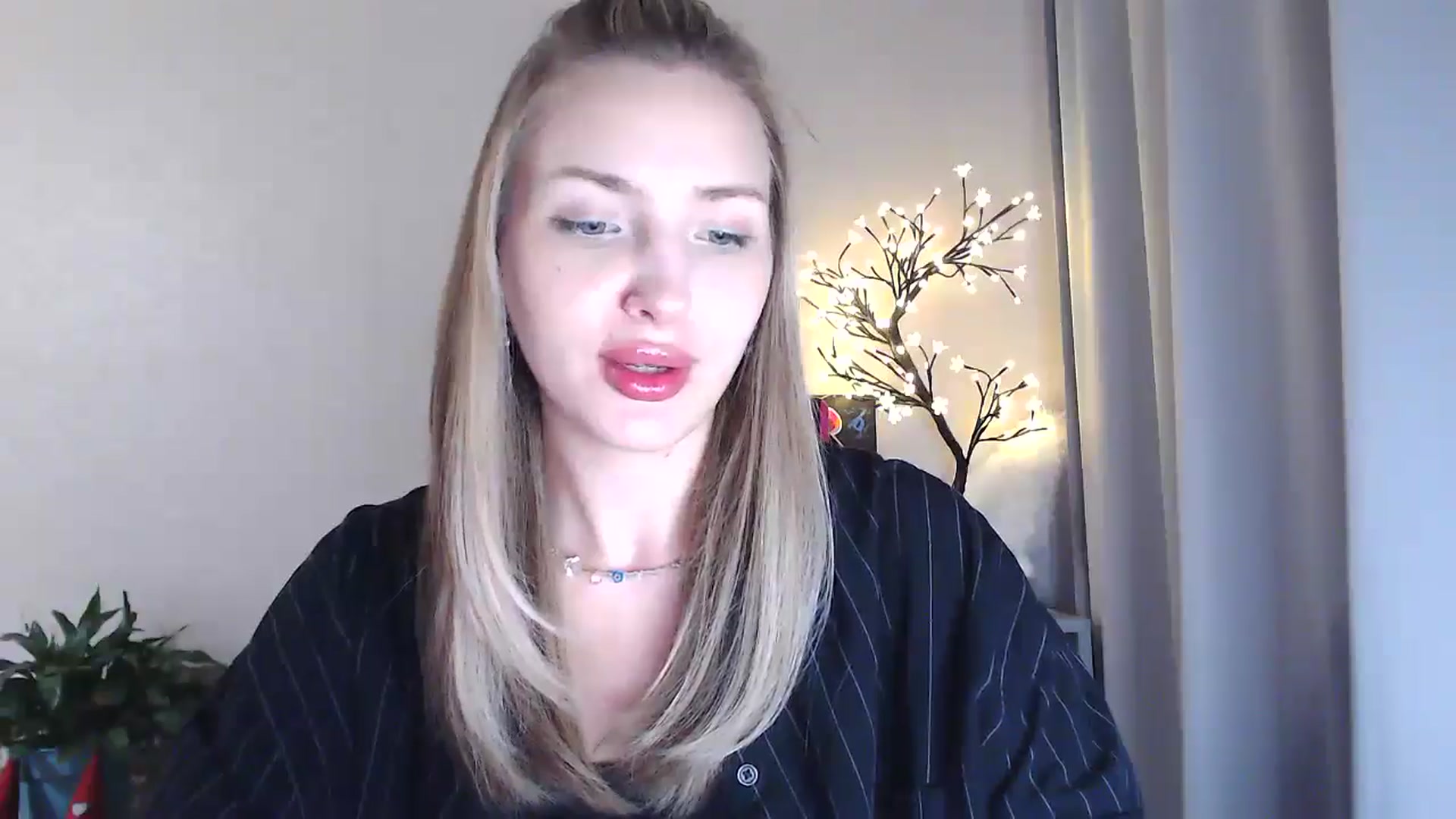 Gallery image thumbnail from Baby__Blue's myfreecams stream on, 08/15/2025, 16:11 image 4 of 20