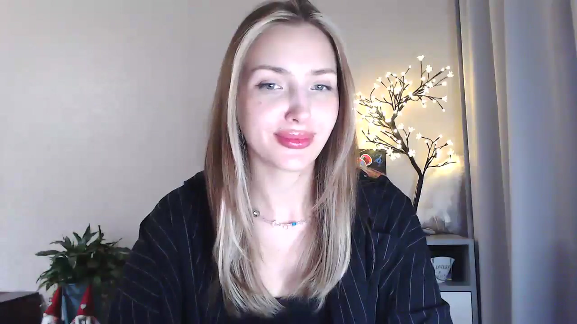 Gallery image thumbnail from Baby__Blue's myfreecams stream on, 08/15/2025, 16:11 image 12 of 20