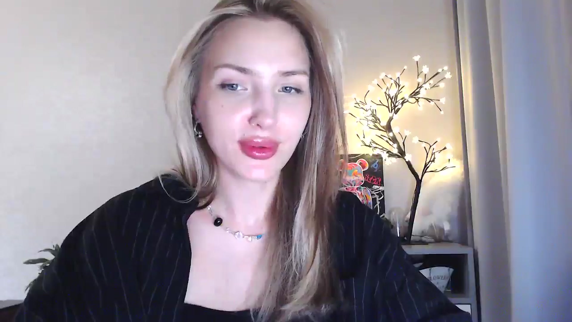 Gallery image thumbnail from Baby__Blue's myfreecams stream on, 08/15/2025, 16:11 image 16 of 20