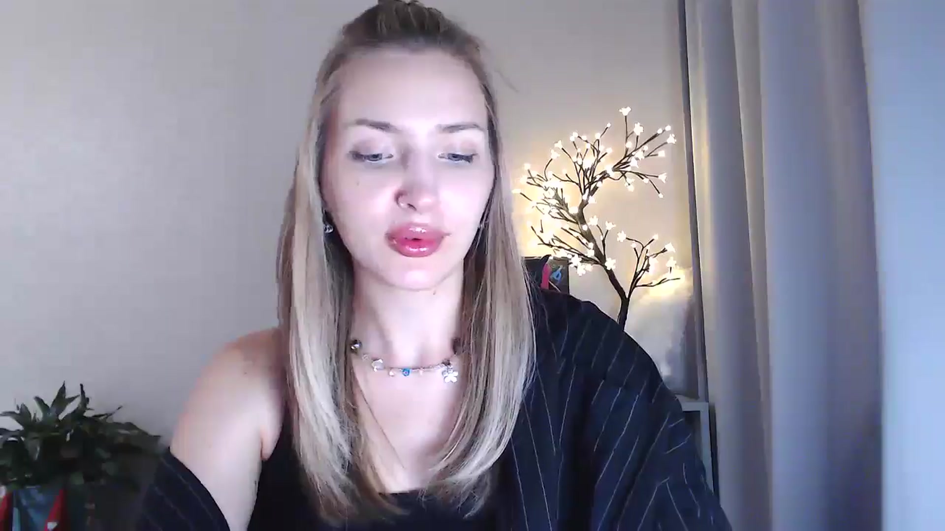 Gallery image thumbnail from Baby__Blue's myfreecams stream on, 08/15/2025, 16:11 image 6 of 20