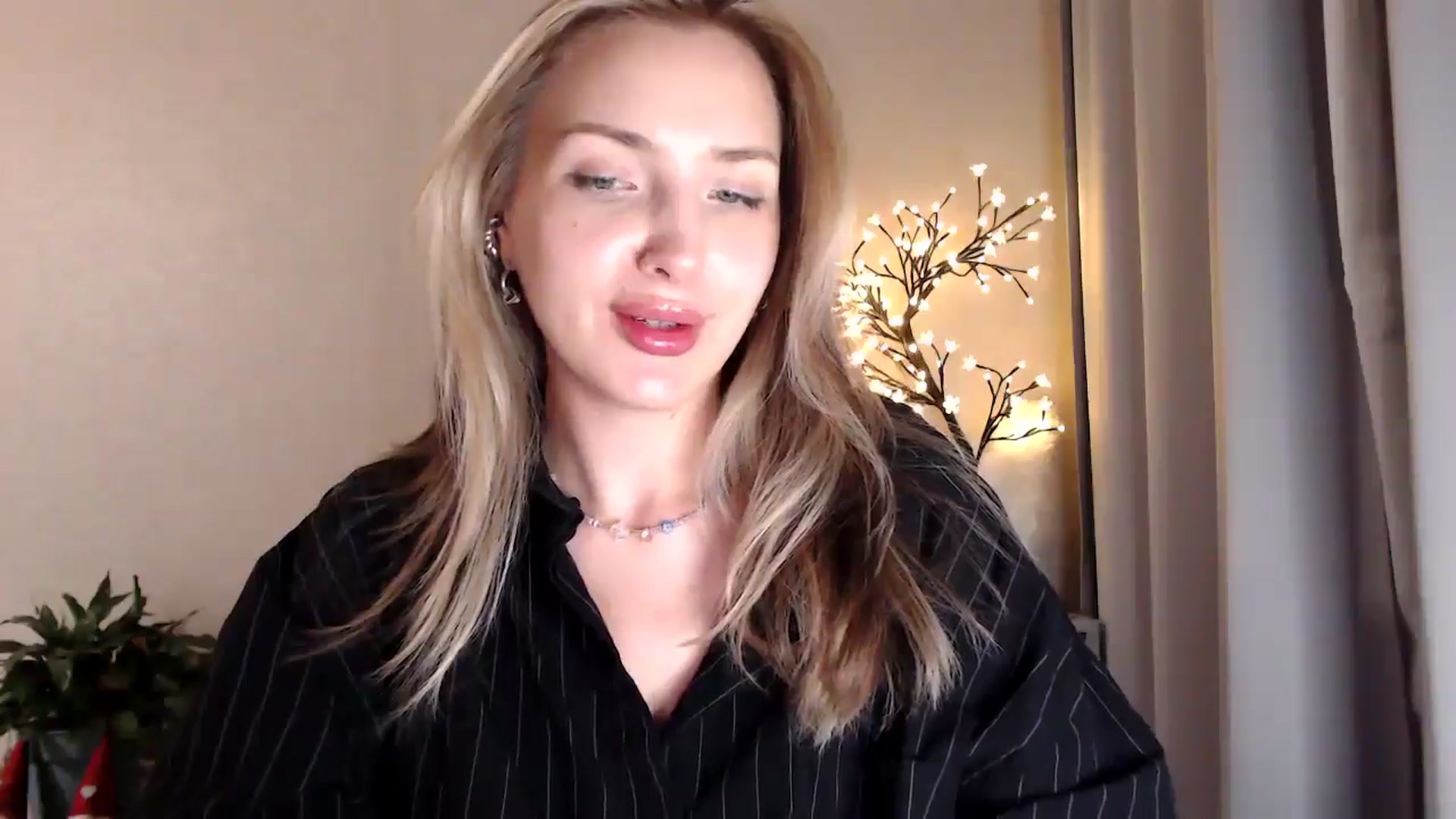 Gallery image thumbnail from Baby__Blue's myfreecams stream on, 08/15/2025, 21:57 image 12 of 20