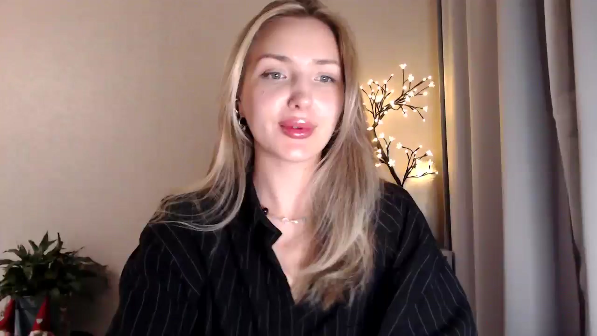 Gallery image thumbnail from Baby__Blue's myfreecams stream on, 08/15/2025, 21:57 image 6 of 20