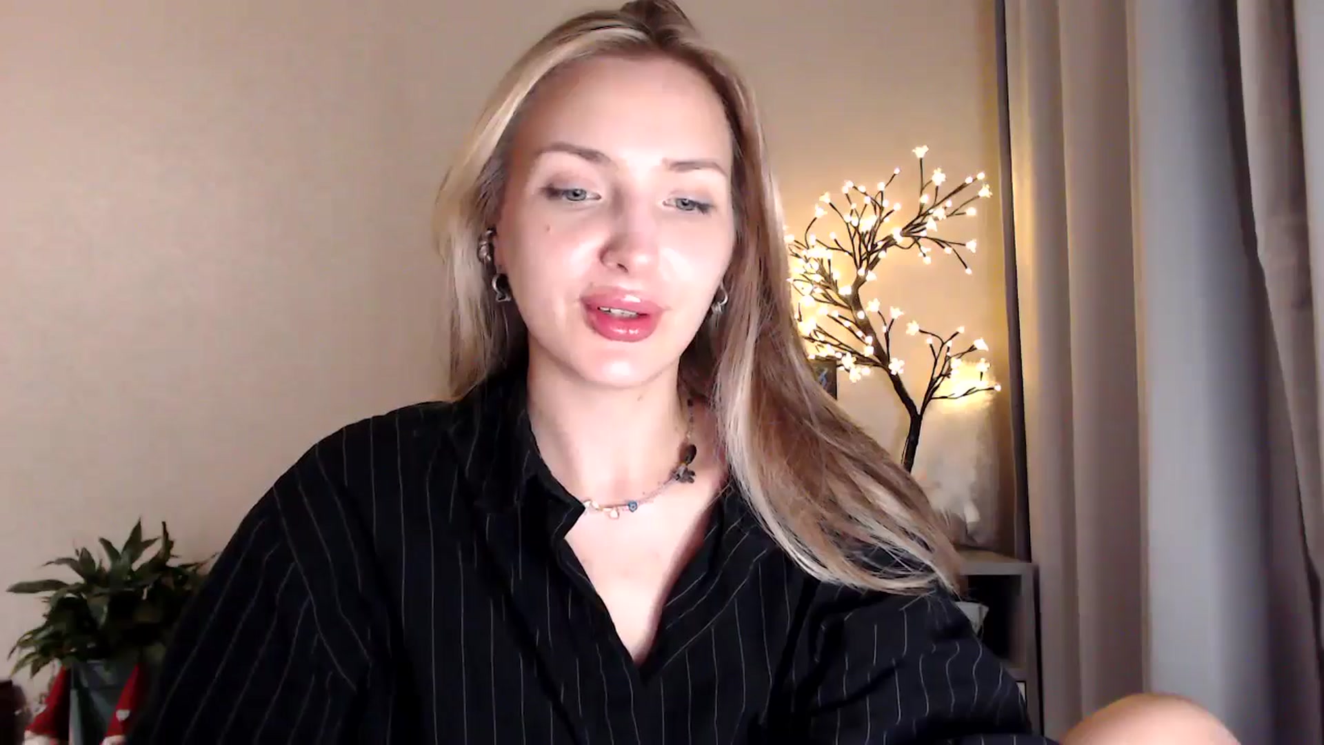 Gallery image thumbnail from Baby__Blue's myfreecams stream on, 08/15/2025, 21:57 image 16 of 20
