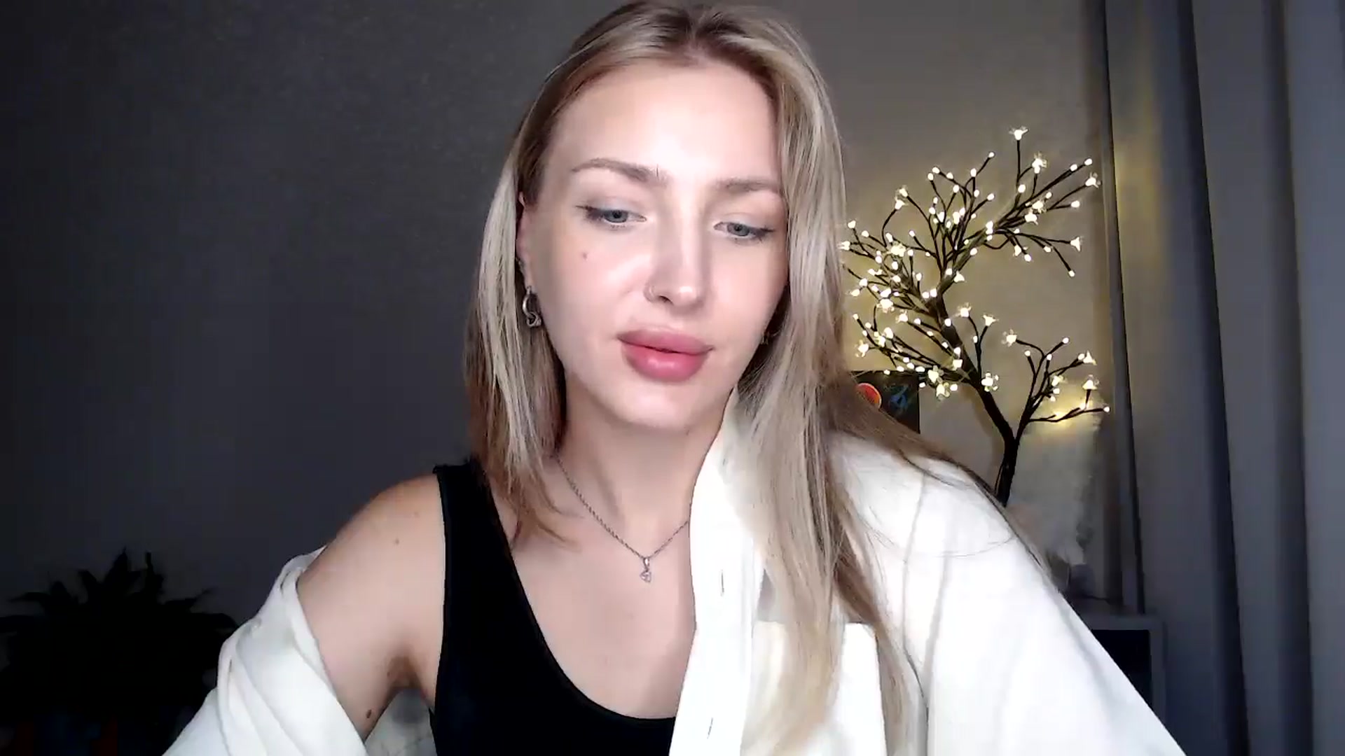 Gallery image thumbnail from Baby__Blue's myfreecams stream on, 08/16/2025, 16:11 image 11 of 20