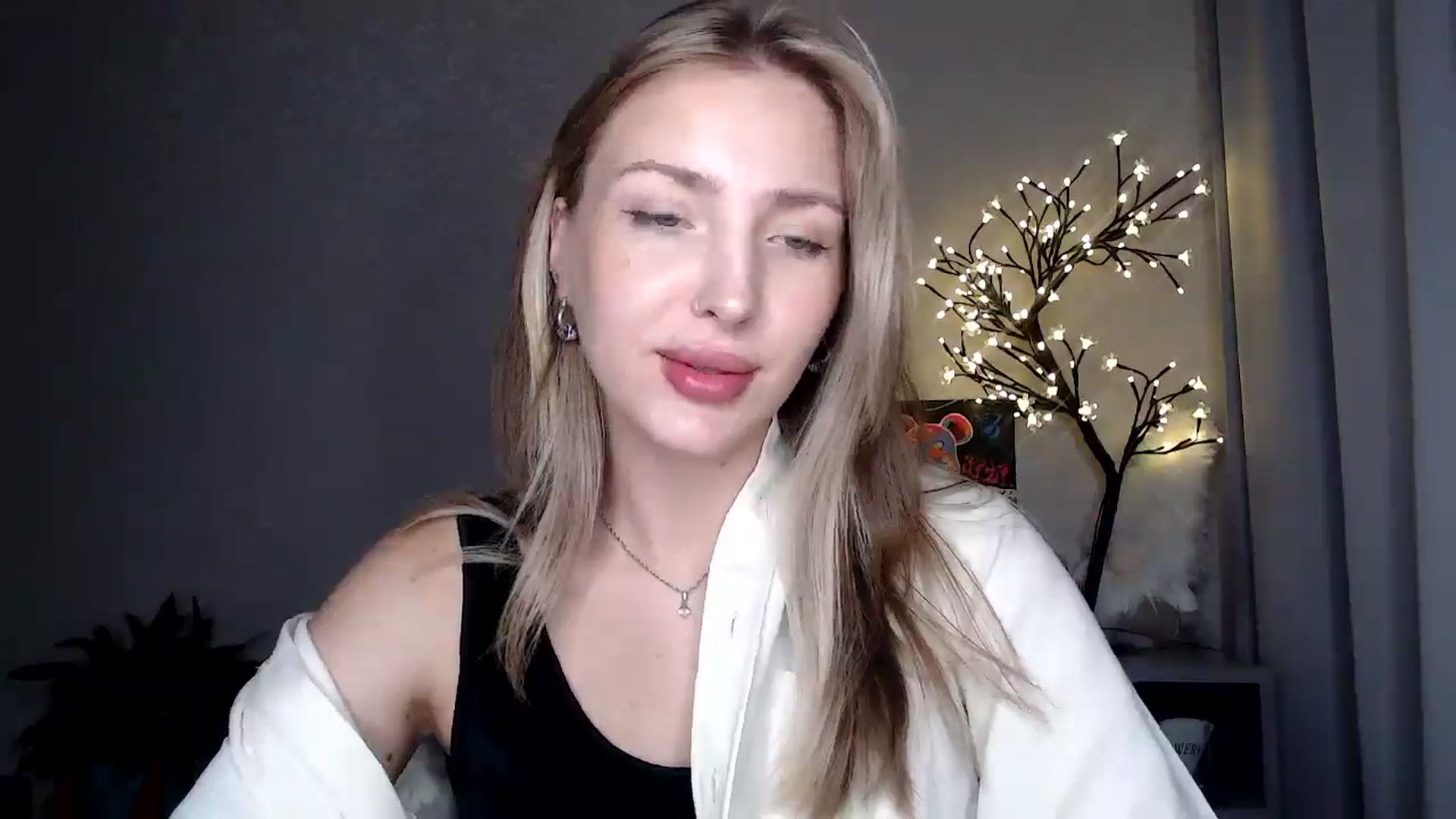 Gallery image thumbnail from Baby__Blue's myfreecams stream on, 08/16/2025, 16:11 image 6 of 20