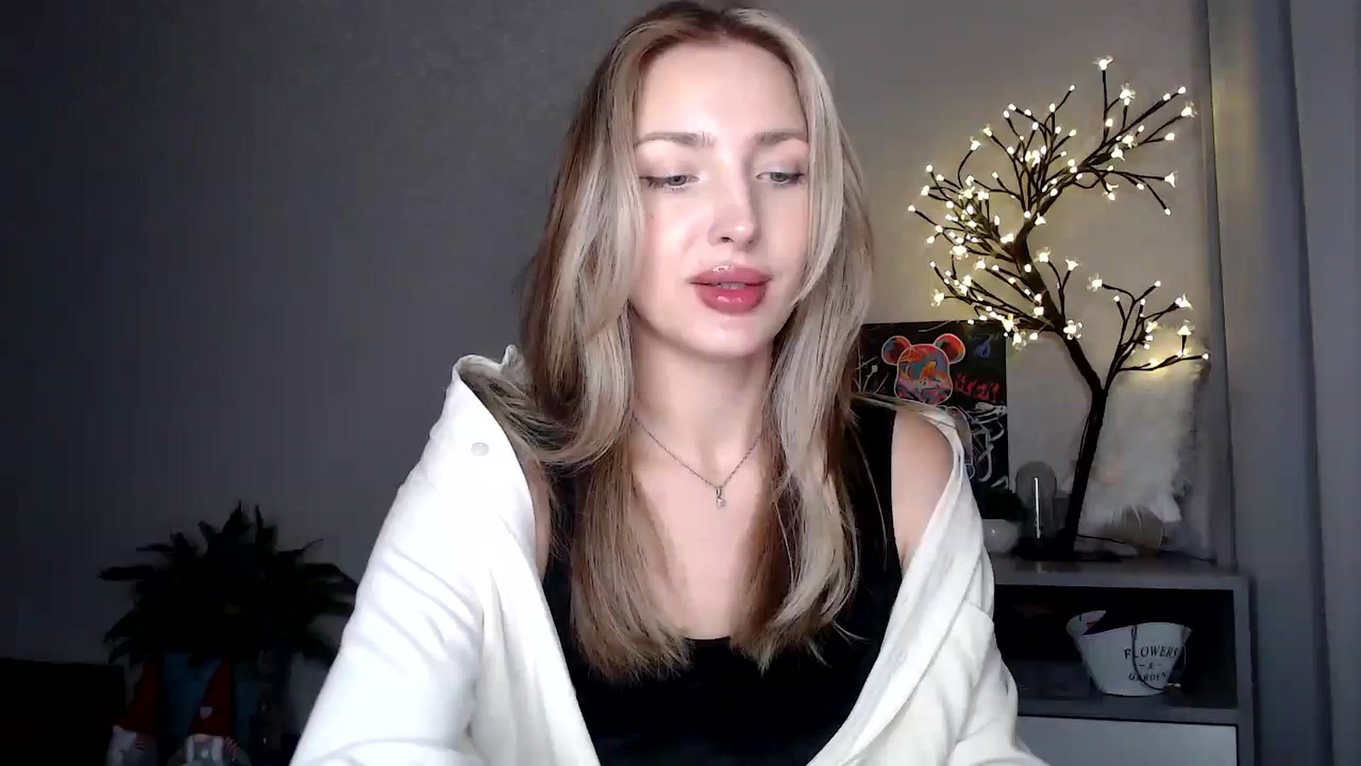 Gallery image thumbnail from Baby__Blue's myfreecams stream on, 08/16/2025, 16:11 image 1 of 20