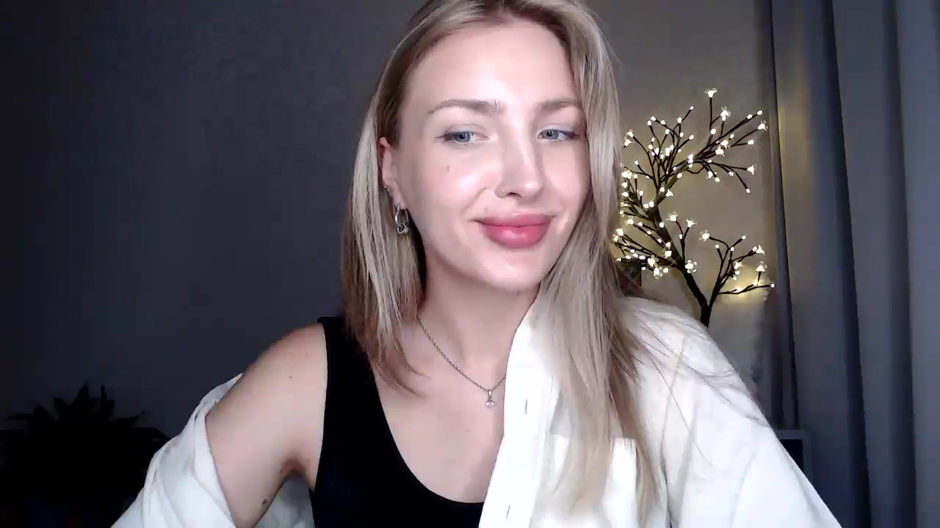 Gallery image thumbnail from Baby__Blue's myfreecams stream on, 08/16/2025, 16:11 image 10 of 20