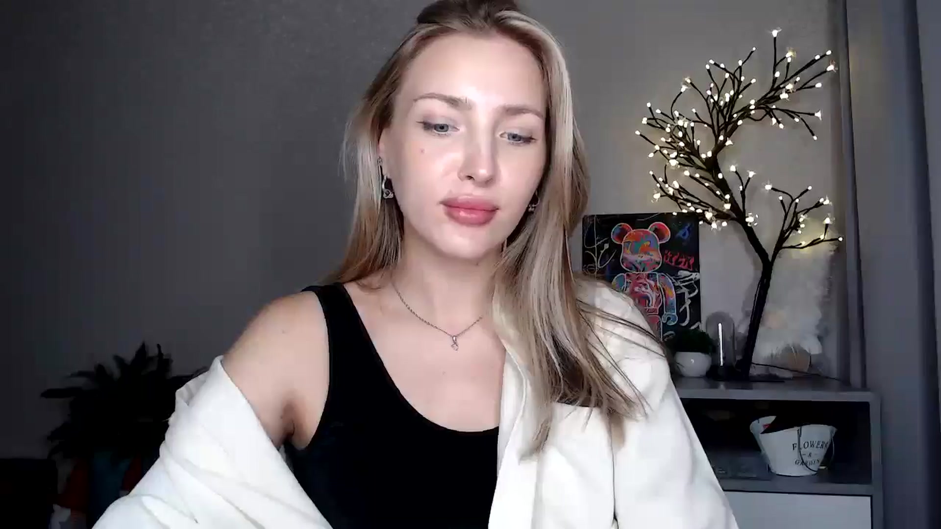 Gallery image thumbnail from Baby__Blue's myfreecams stream on, 08/16/2025, 16:11 image 13 of 20