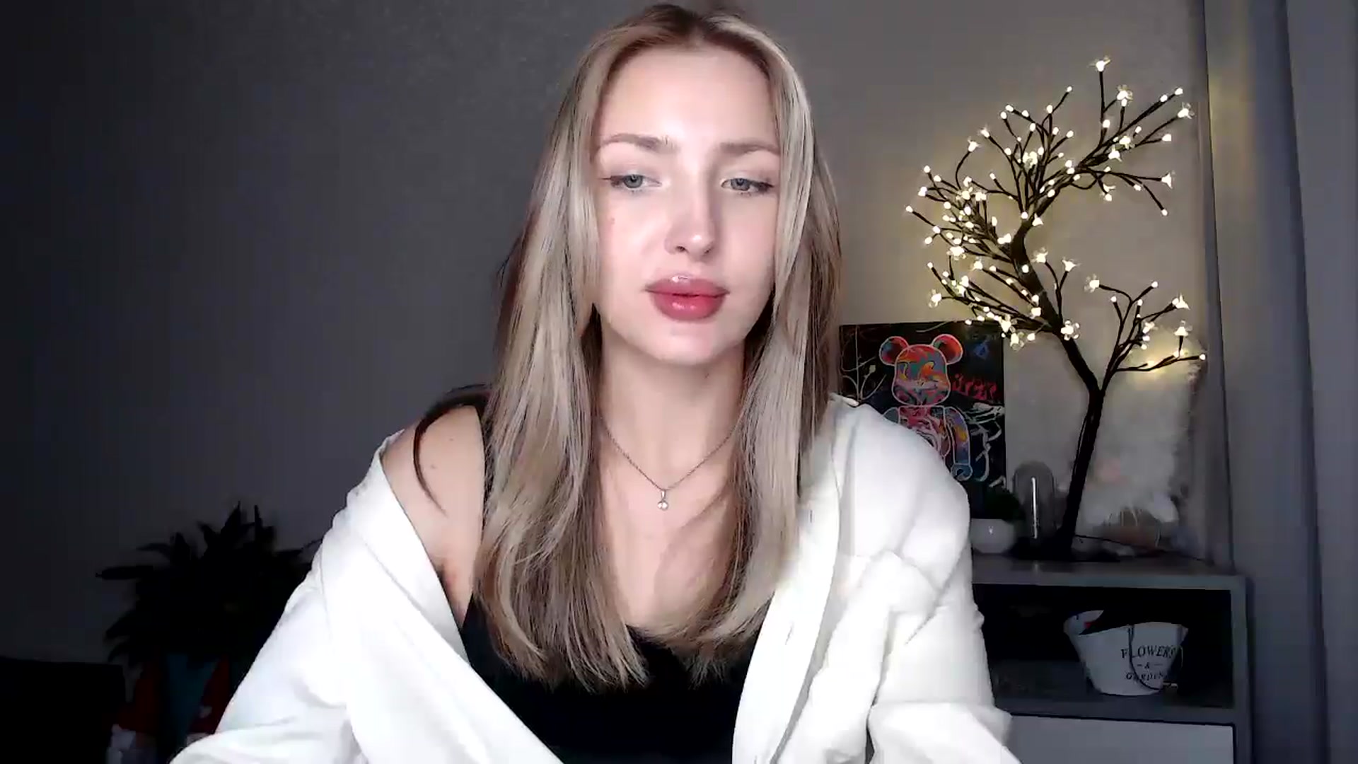 Gallery image thumbnail from Baby__Blue's myfreecams stream on, 08/16/2025, 16:11 image 2 of 20