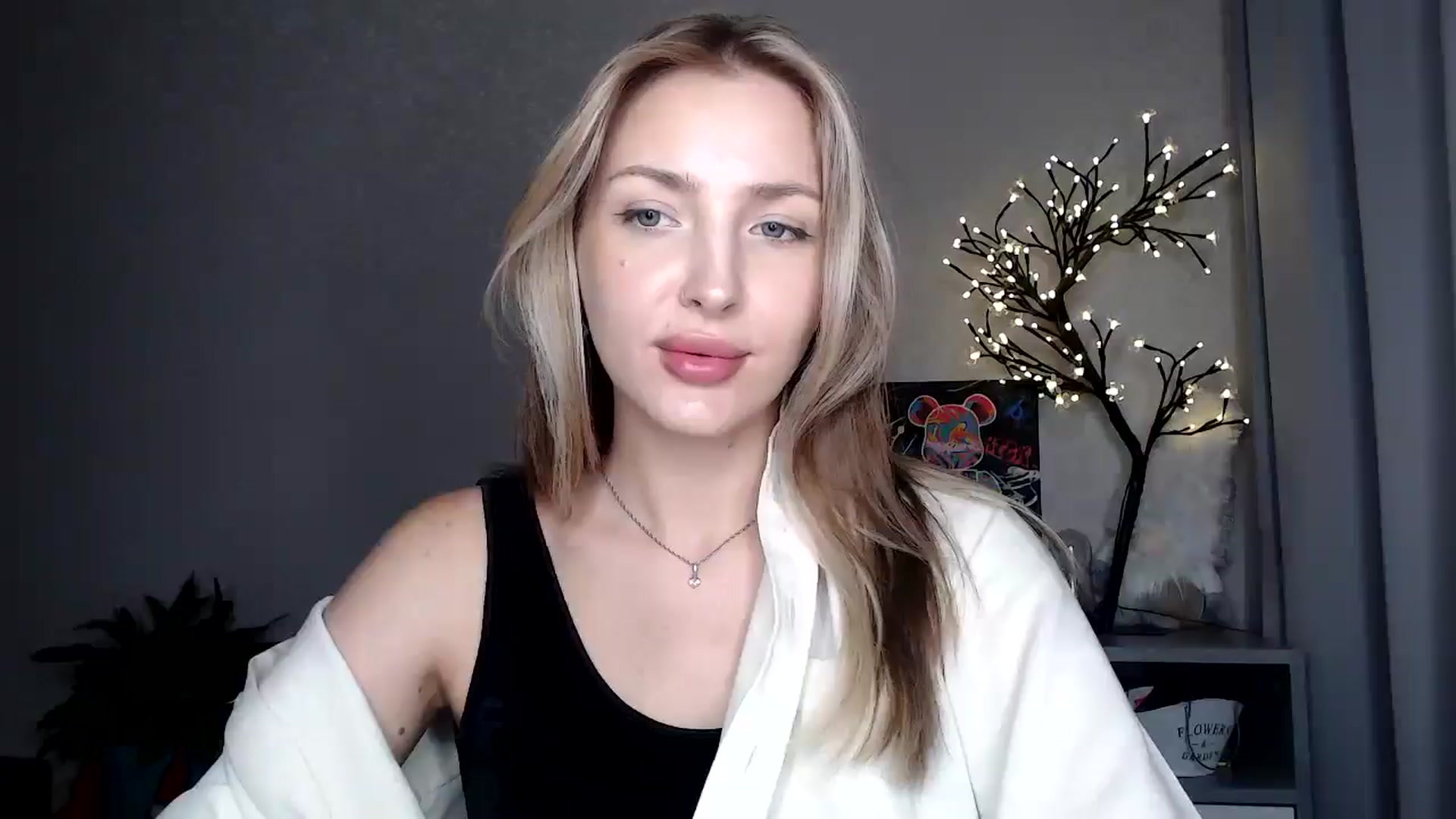 Gallery image thumbnail from Baby__Blue's myfreecams stream on, 08/16/2025, 16:11 image 15 of 20
