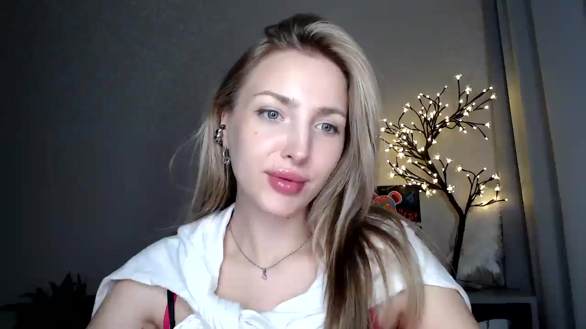 Gallery image thumbnail from Baby__Blue's myfreecams stream on, 08/16/2025, 22:08 image 2 of 20