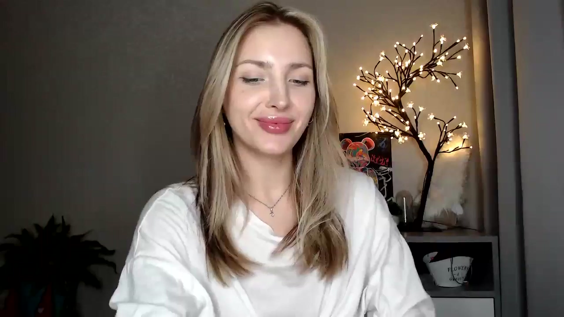 Gallery image thumbnail from Baby__Blue's myfreecams stream on, 08/16/2025, 22:08 image 8 of 20
