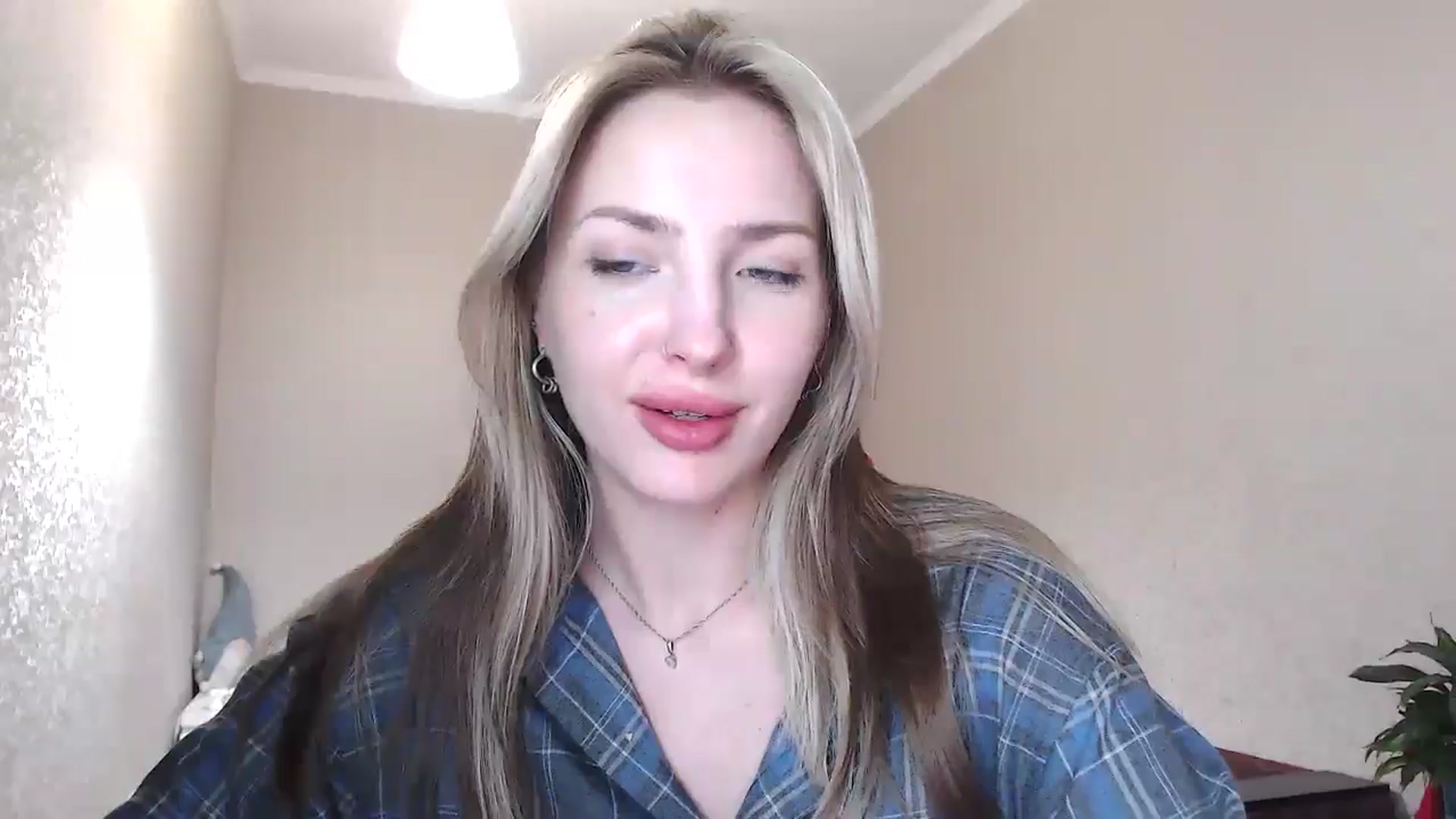 Gallery image thumbnail from Baby__Blue's myfreecams stream on, 08/18/2025, 20:56 image 17 of 20