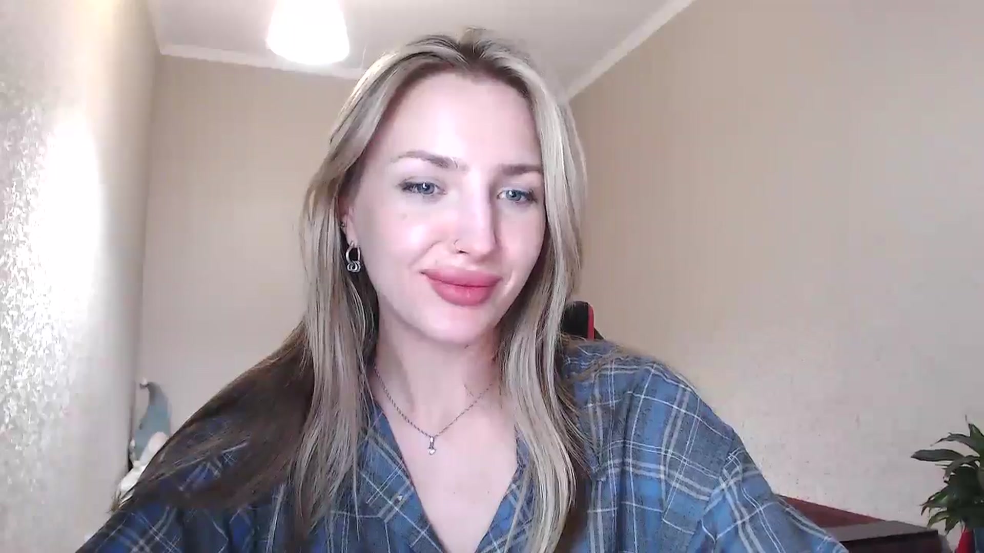 Gallery image thumbnail from Baby__Blue's myfreecams stream on, 08/18/2025, 20:56 image 14 of 20