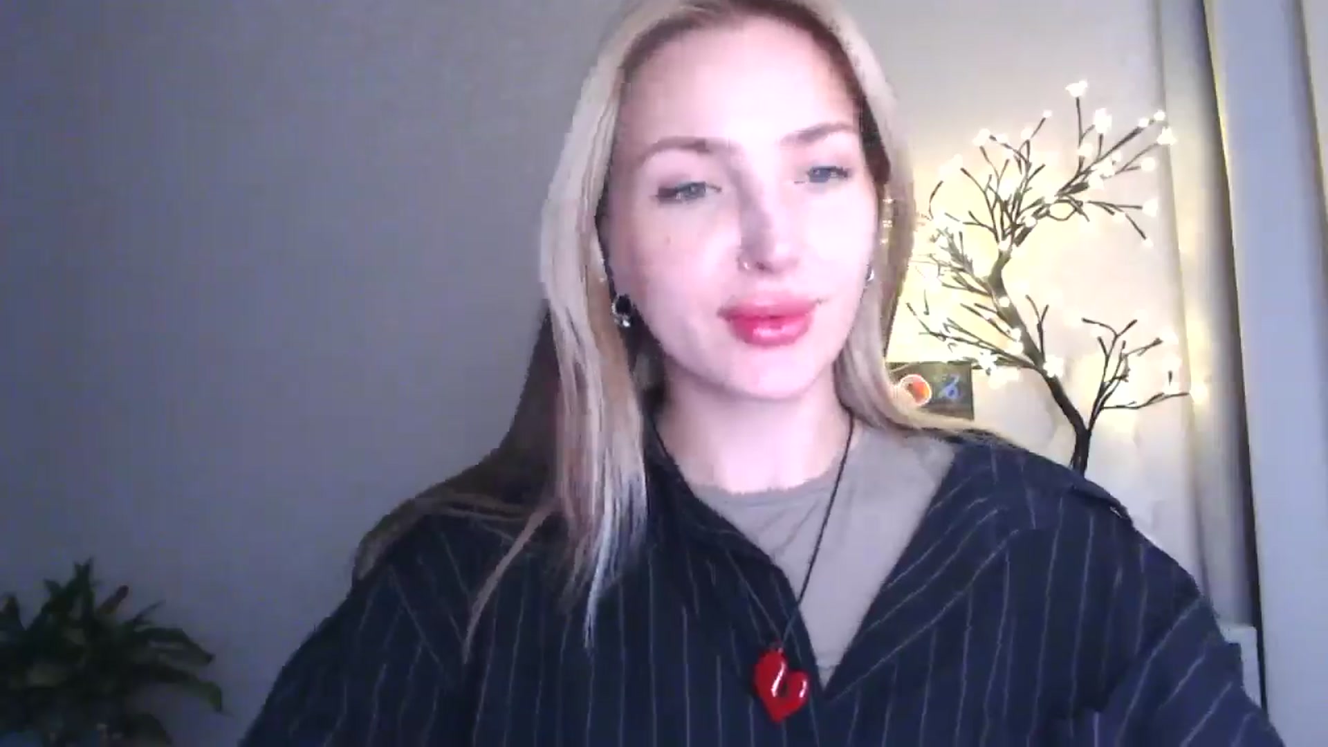 Gallery image thumbnail from Baby__Blue's myfreecams stream on, 08/19/2025, 15:30 image 6 of 20