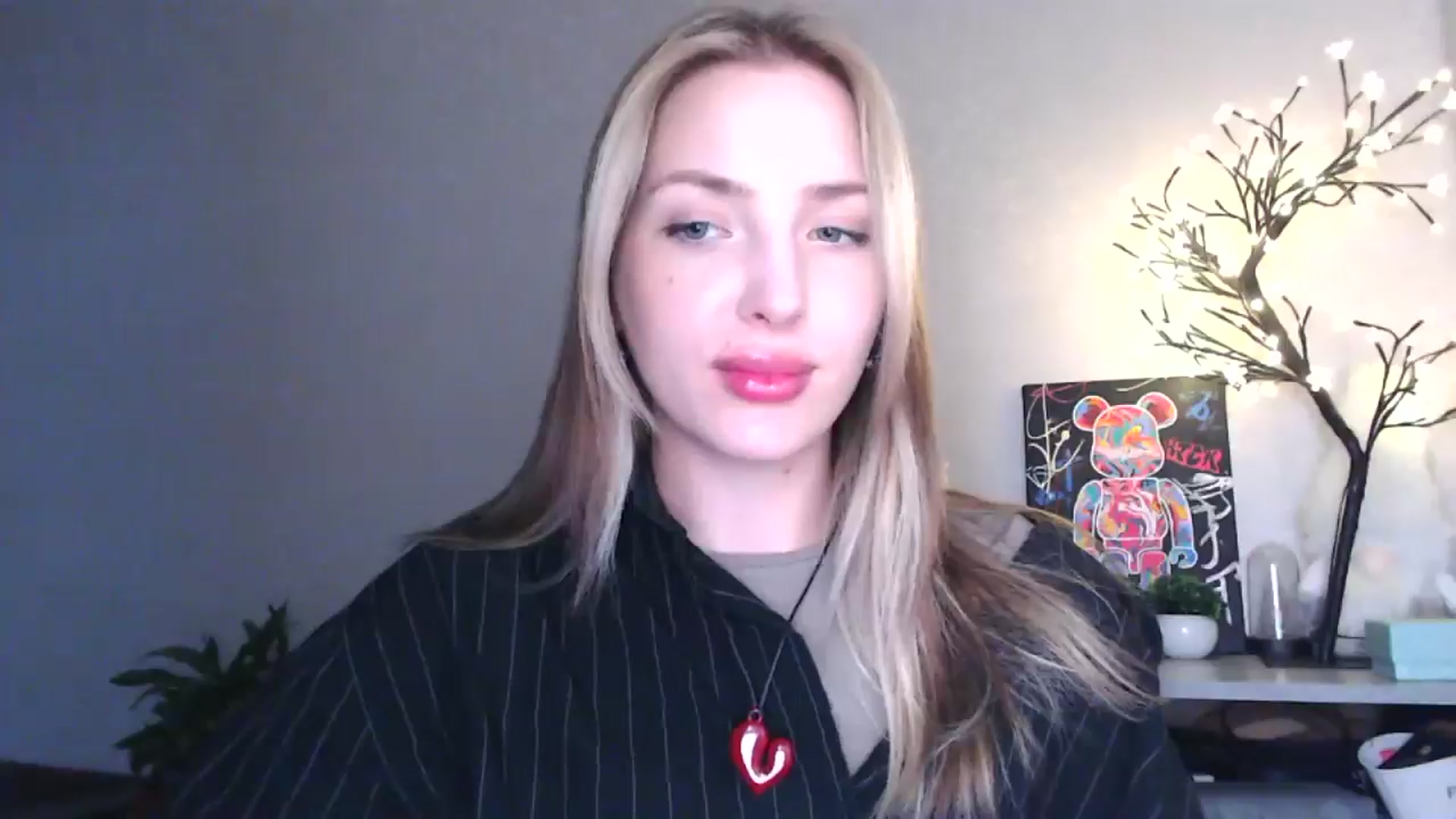 Gallery image thumbnail from Baby__Blue's myfreecams stream on, 08/19/2025, 15:30 image 2 of 20