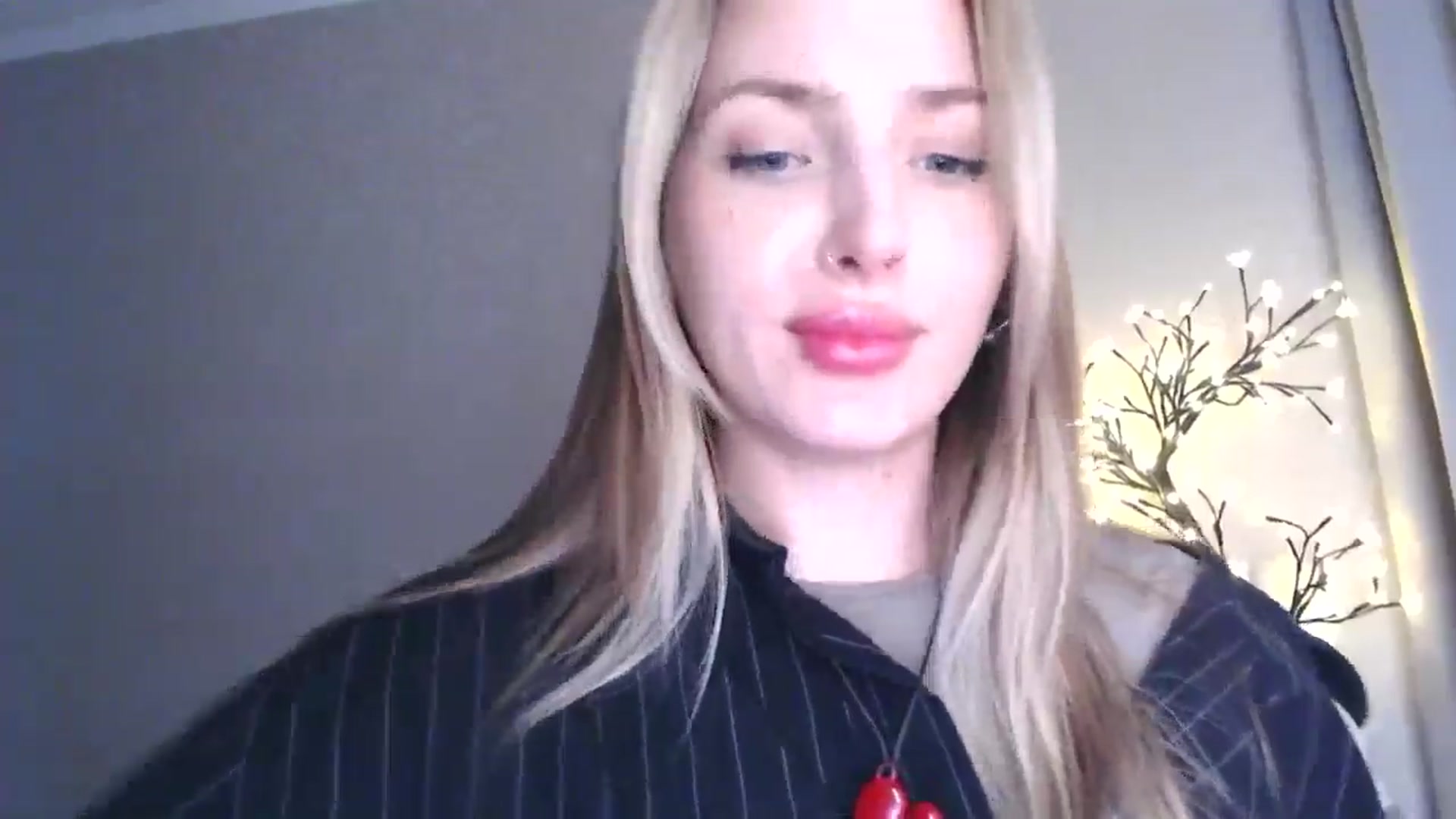 Gallery image thumbnail from Baby__Blue's myfreecams stream on, 08/19/2025, 15:30 image 5 of 20