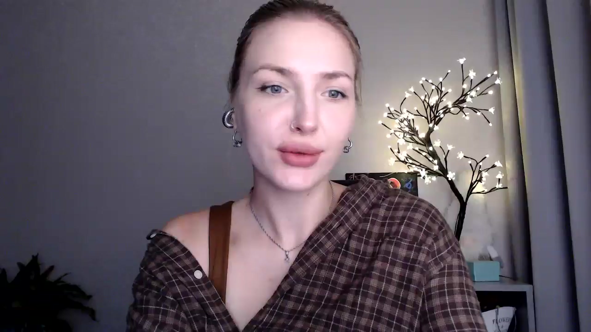 Gallery image thumbnail from Baby__Blue's myfreecams stream on, 08/20/2025, 14:56 image 14 of 20
