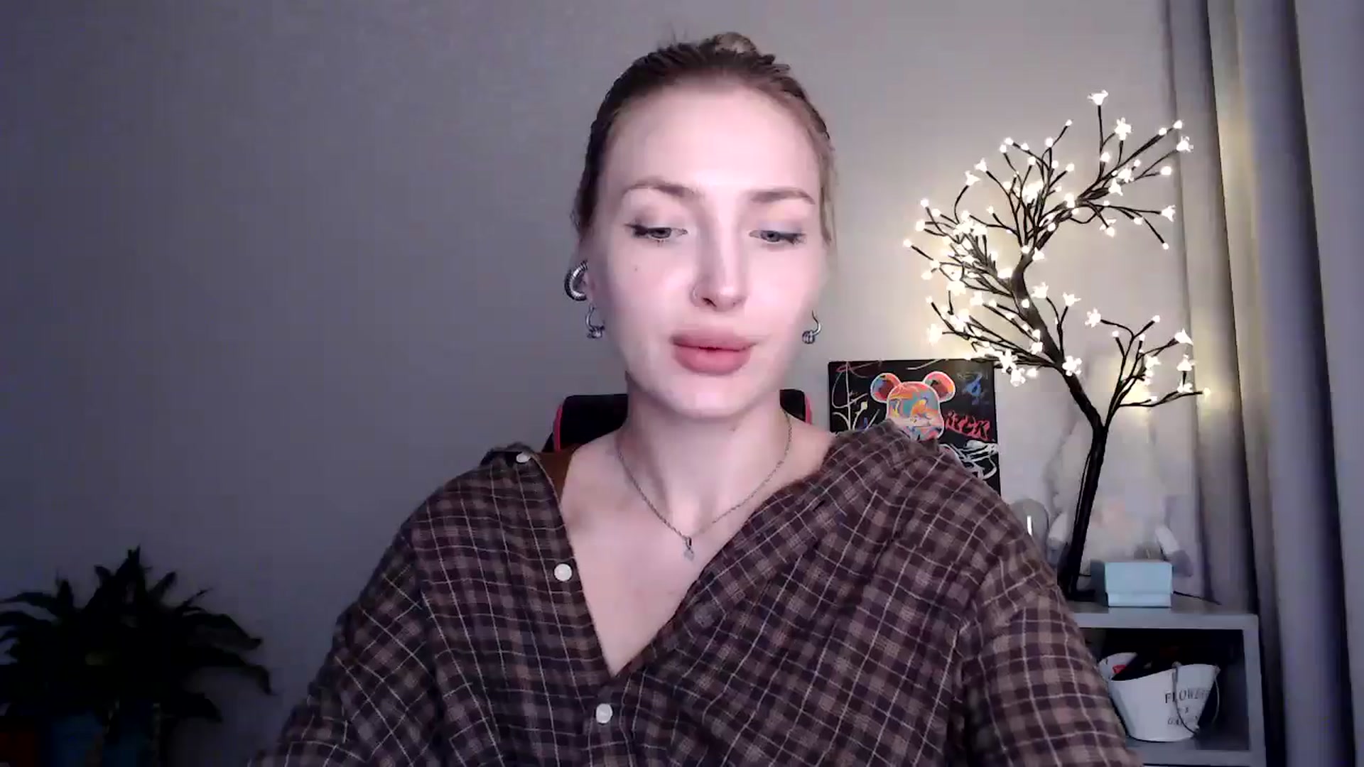 Gallery image thumbnail from Baby__Blue's myfreecams stream on, 08/20/2025, 14:56 image 5 of 20