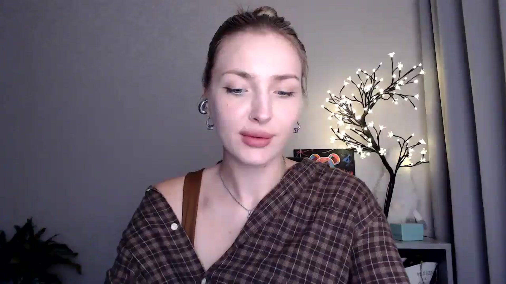 Gallery image thumbnail from Baby__Blue's myfreecams stream on, 08/20/2025, 14:56 image 19 of 20
