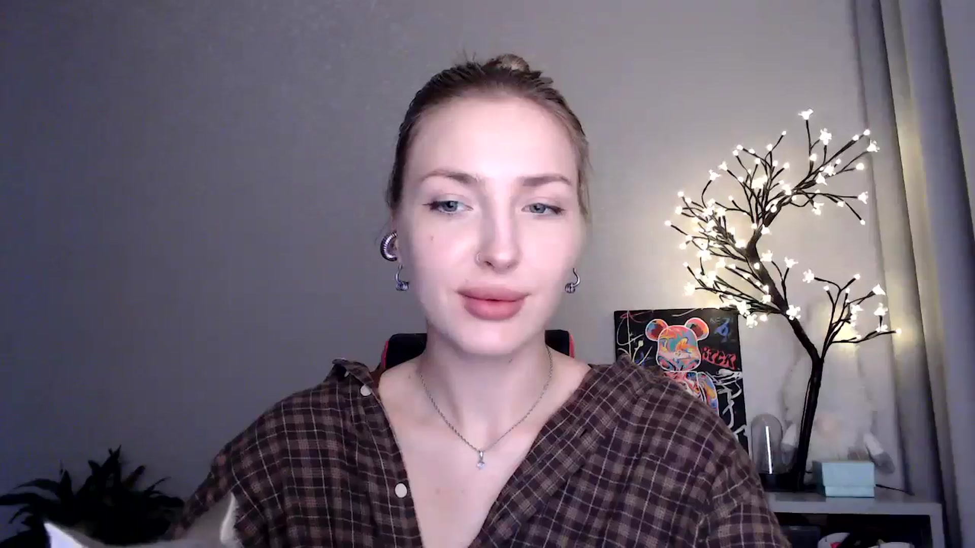 Gallery image thumbnail from Baby__Blue's myfreecams stream on, 08/20/2025, 14:56 image 8 of 20
