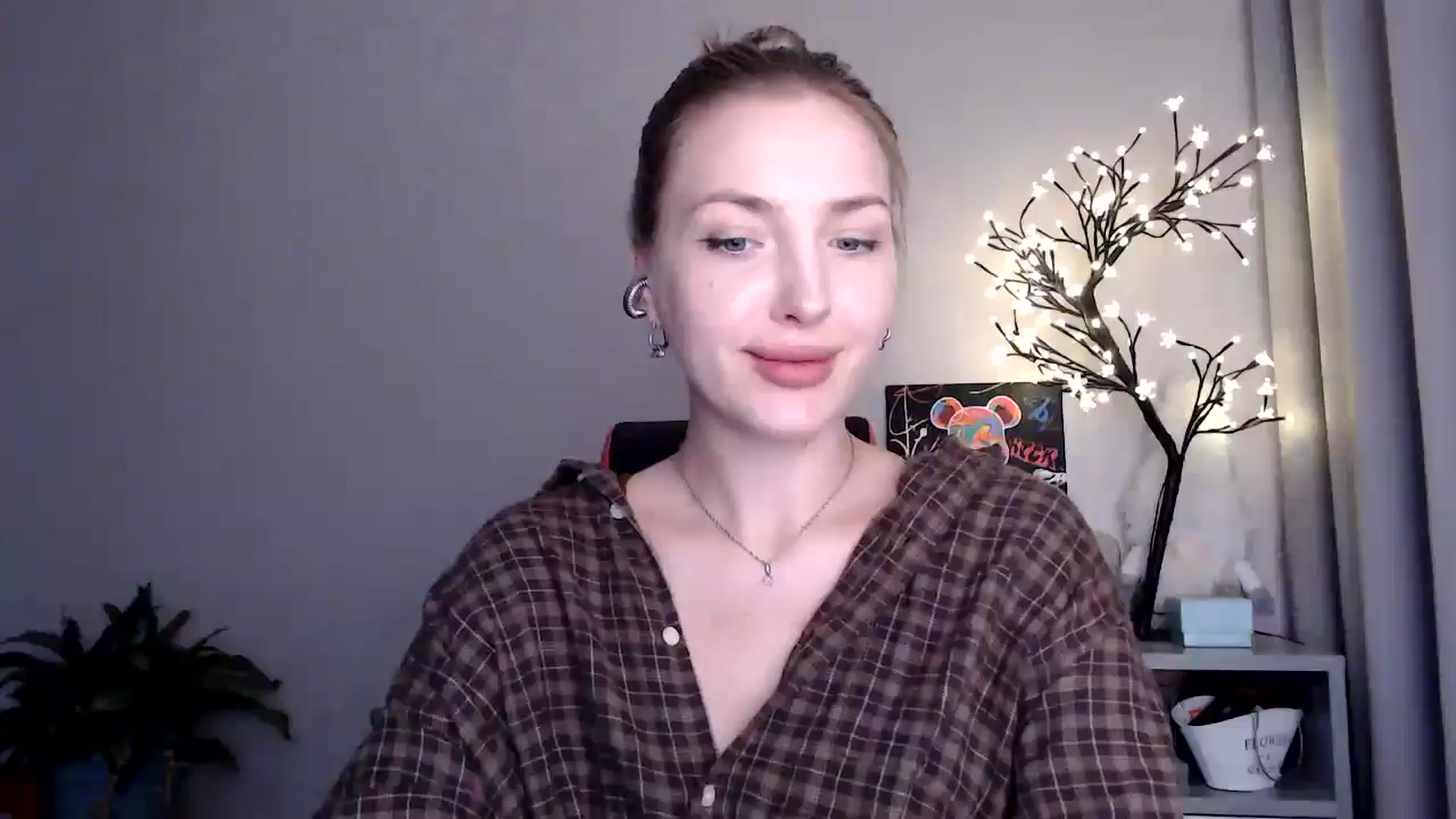 Gallery image thumbnail from Baby__Blue's myfreecams stream on, 08/20/2025, 14:56 image 2 of 20