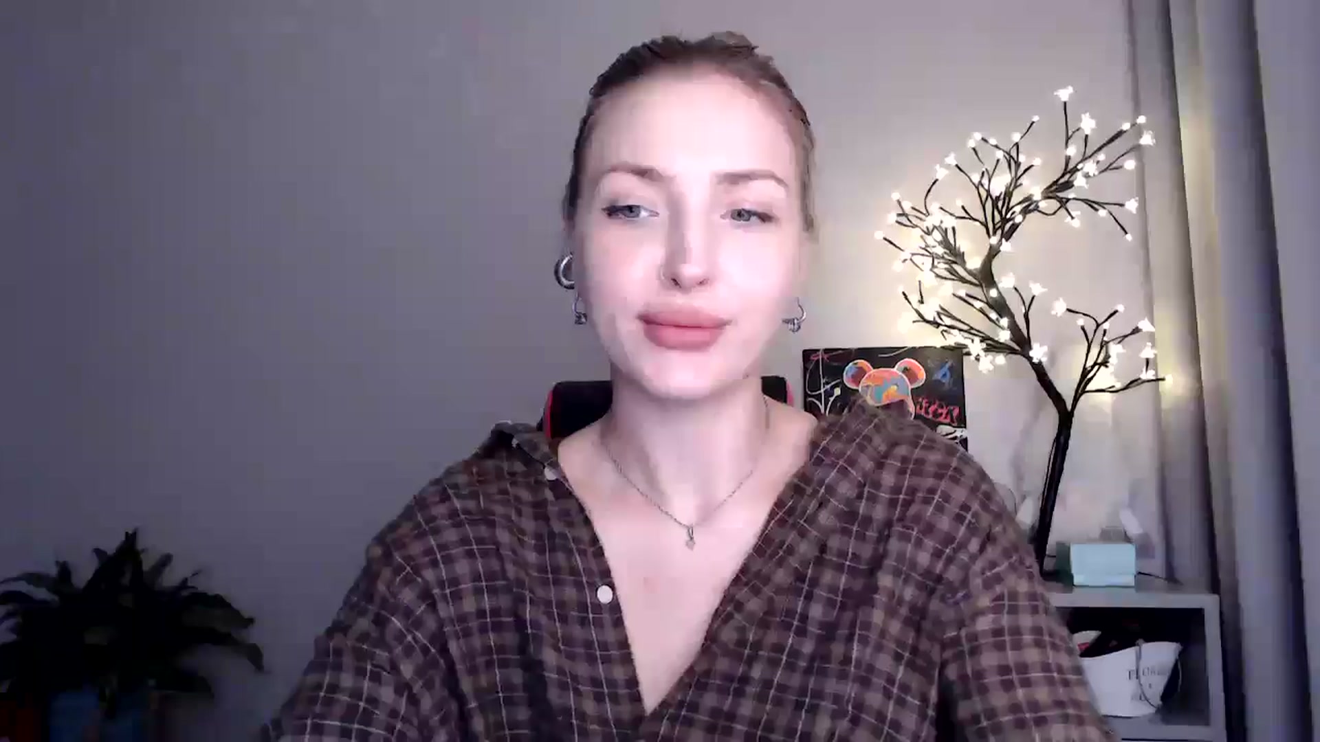 Gallery image thumbnail from Baby__Blue's myfreecams stream on, 08/20/2025, 14:56 image 3 of 20