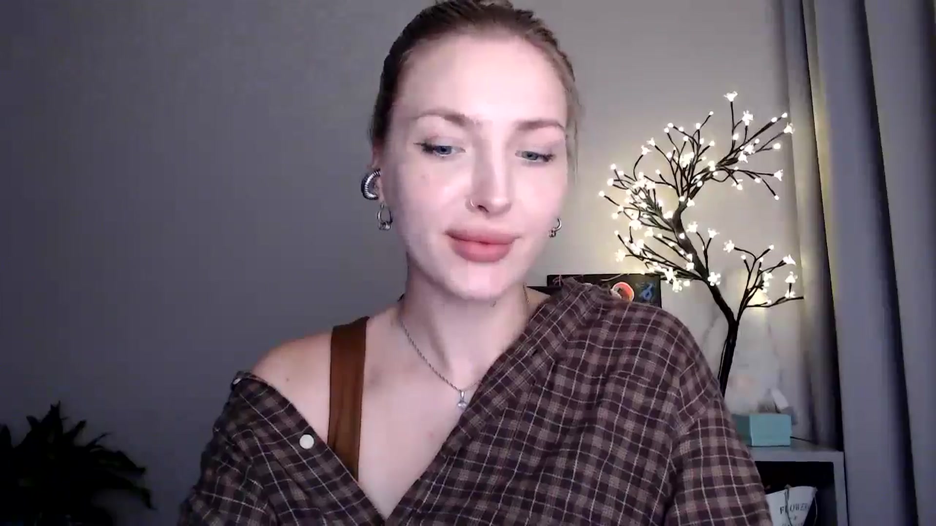 Gallery image thumbnail from Baby__Blue's myfreecams stream on, 08/20/2025, 14:56 image 13 of 20