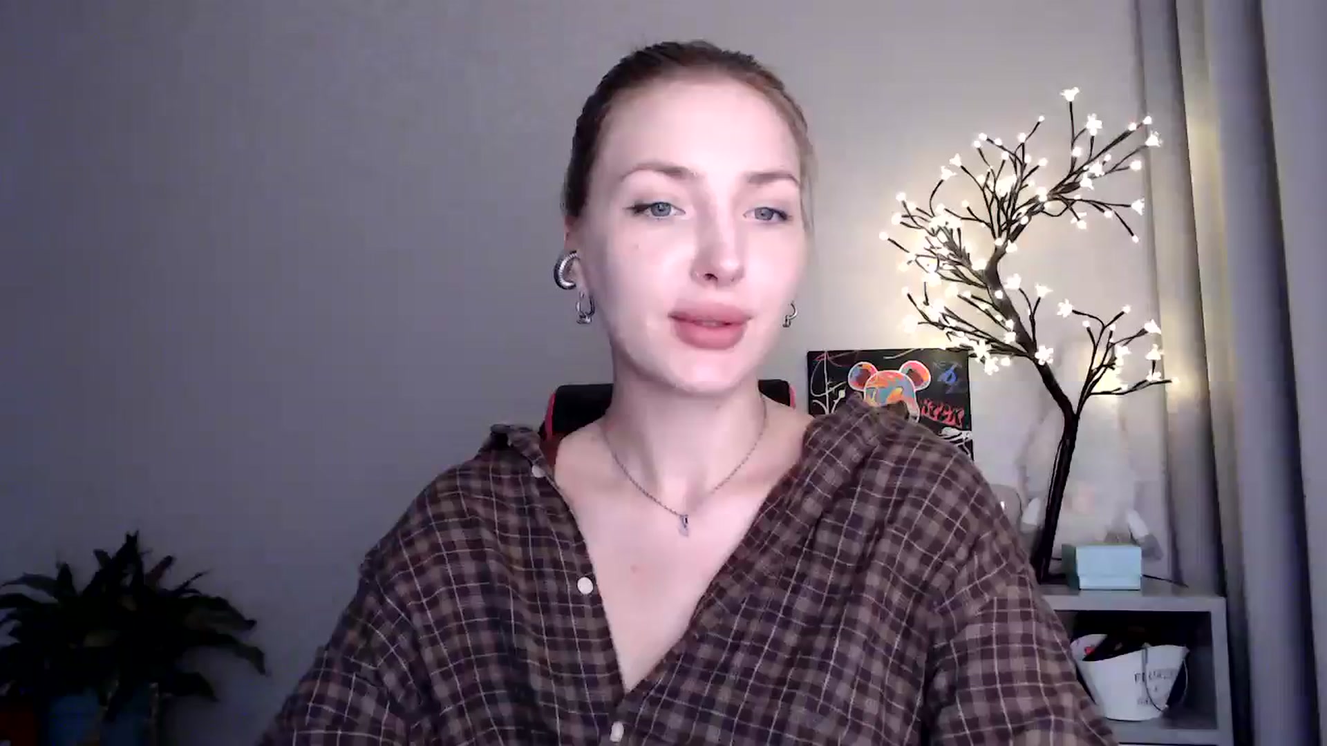 Gallery image thumbnail from Baby__Blue's myfreecams stream on, 08/20/2025, 14:56 image 1 of 20