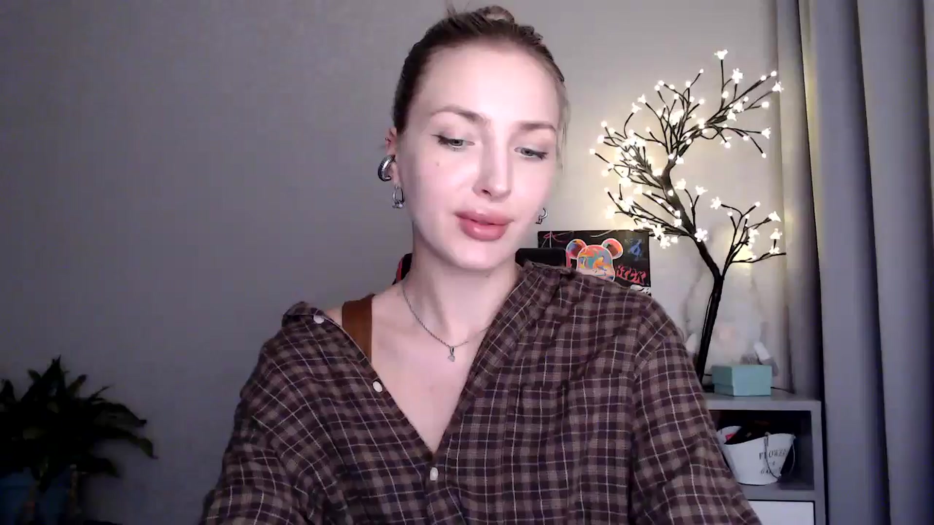 Gallery image thumbnail from Baby__Blue's myfreecams stream on, 08/20/2025, 16:18 image 11 of 20