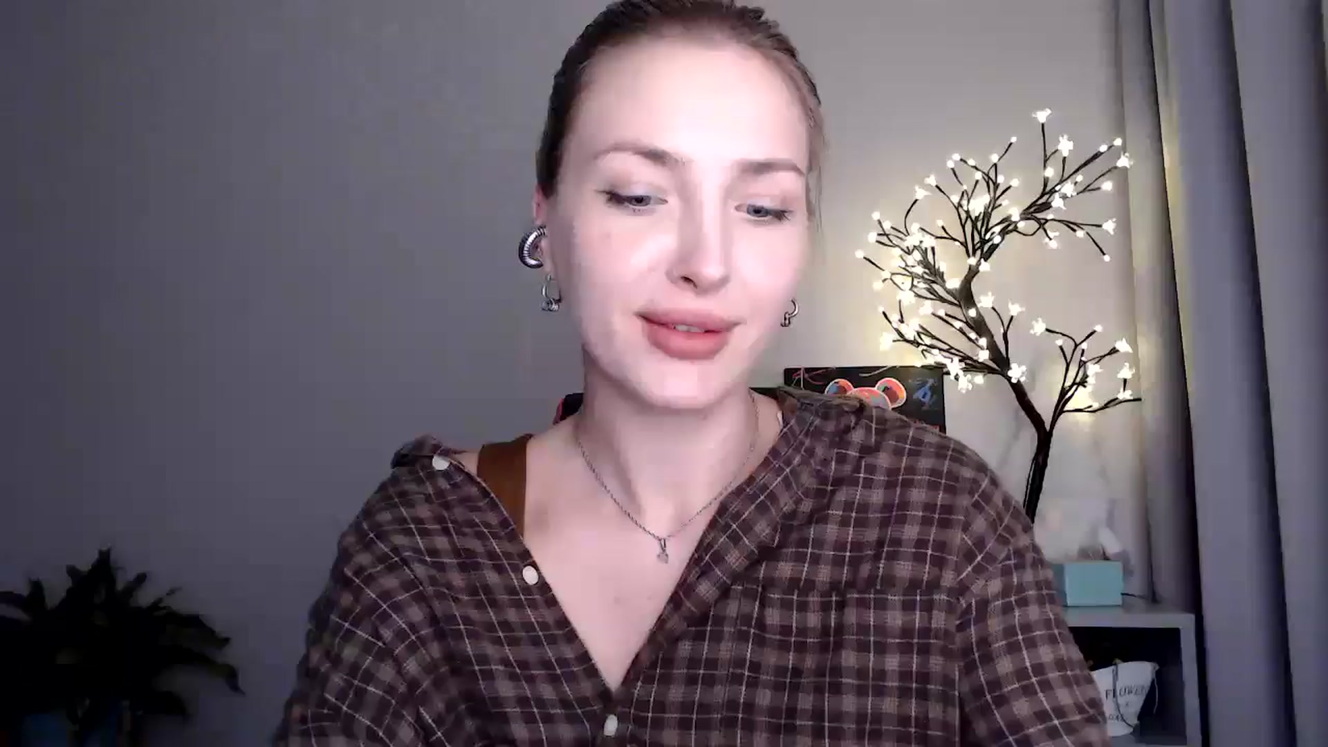 Gallery image thumbnail from Baby__Blue's myfreecams stream on, 08/20/2025, 16:18 image 1 of 20