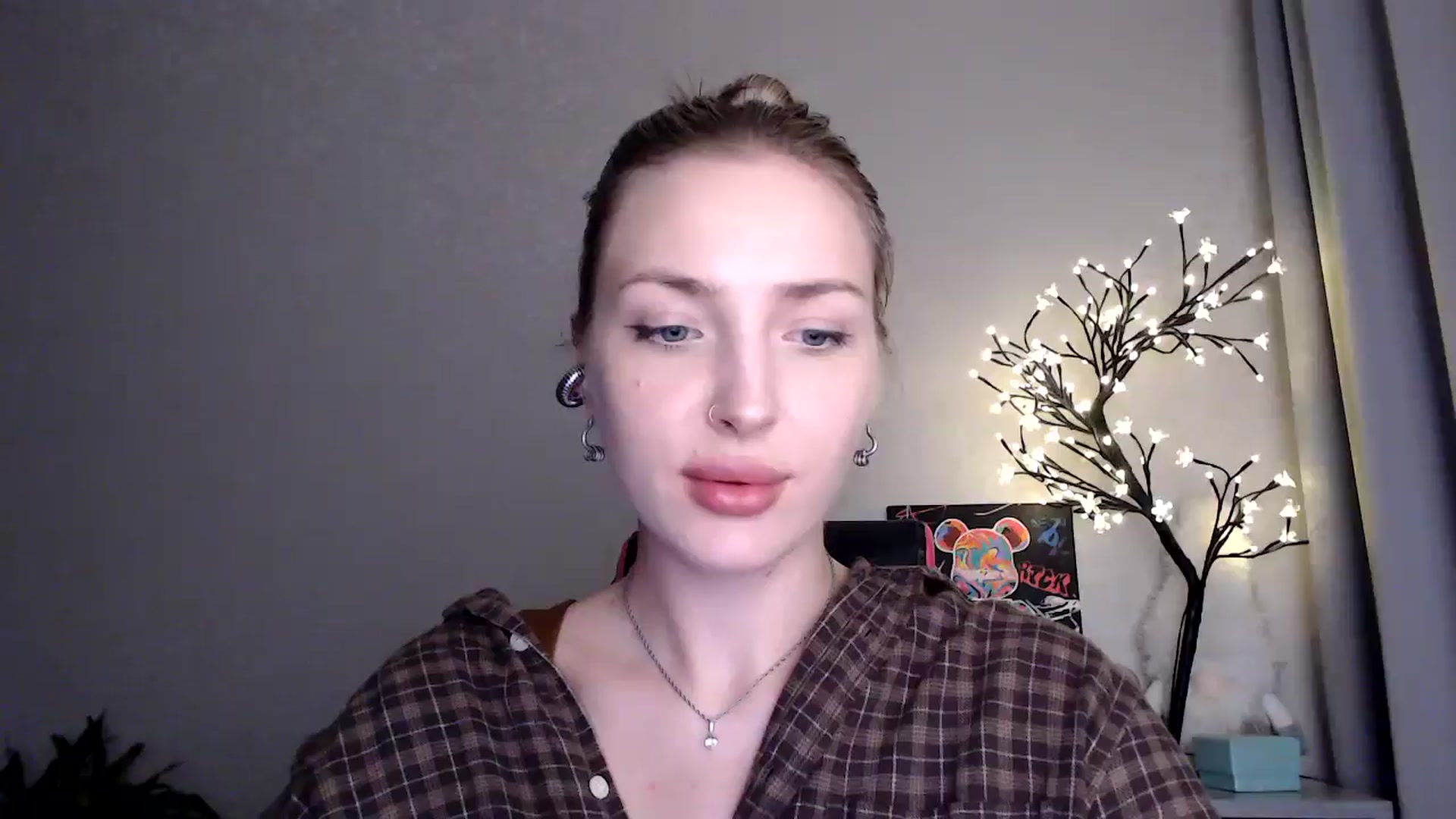 Gallery image thumbnail from Baby__Blue's myfreecams stream on, 08/20/2025, 16:18 image 19 of 20