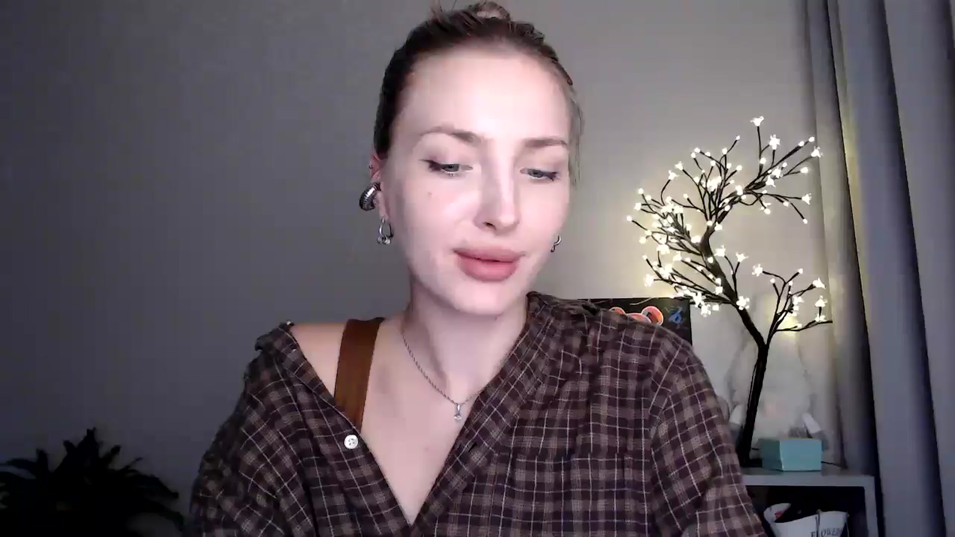 Gallery image thumbnail from Baby__Blue's myfreecams stream on, 08/20/2025, 16:18 image 8 of 20