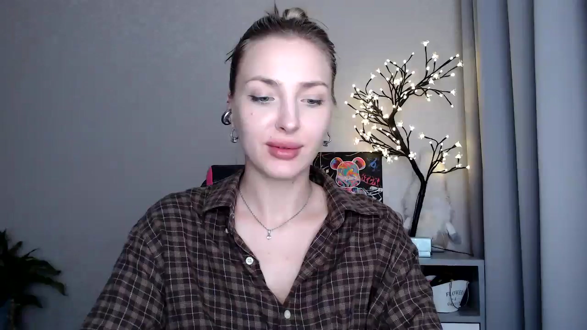 Gallery image thumbnail from Baby__Blue's myfreecams stream on, 08/20/2025, 22:07 image 18 of 20