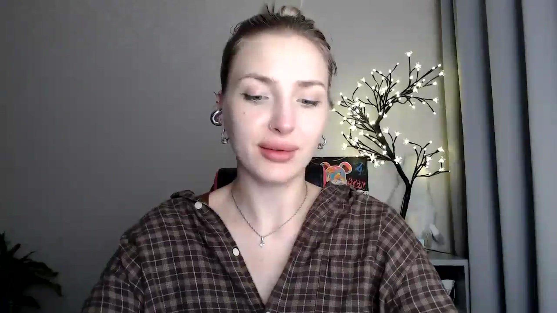 Gallery image thumbnail from Baby__Blue's myfreecams stream on, 08/20/2025, 22:07 image 7 of 20
