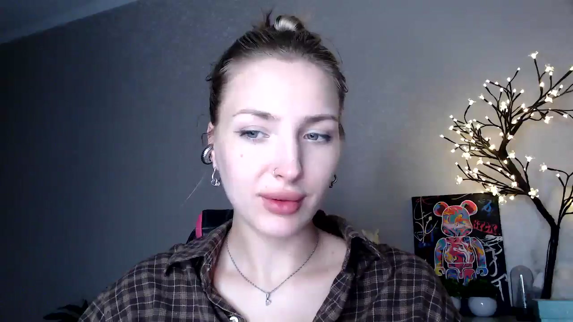Gallery image thumbnail from Baby__Blue's myfreecams stream on, 08/20/2025, 22:07 image 13 of 20