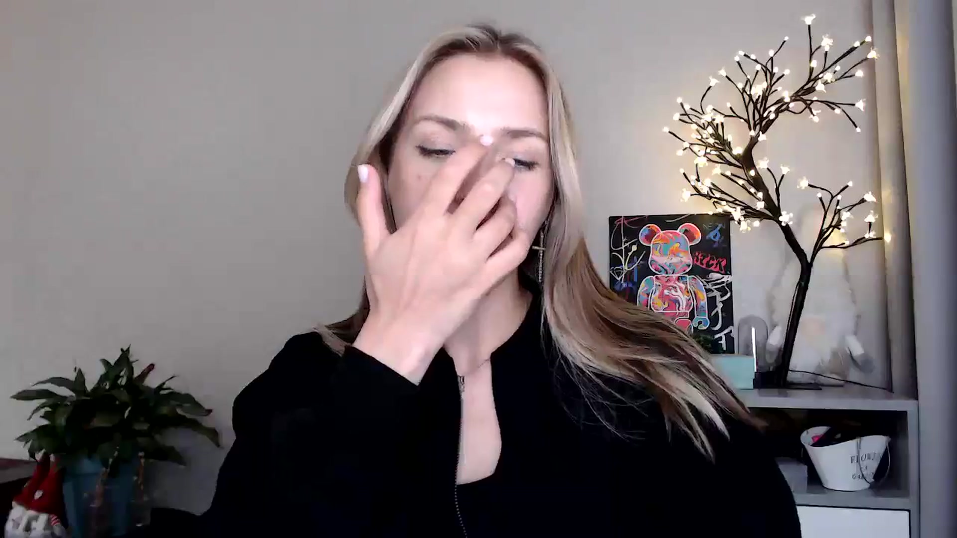 Gallery image thumbnail from Baby__Blue's myfreecams stream on, 08/21/2025, 22:06 image 8 of 20