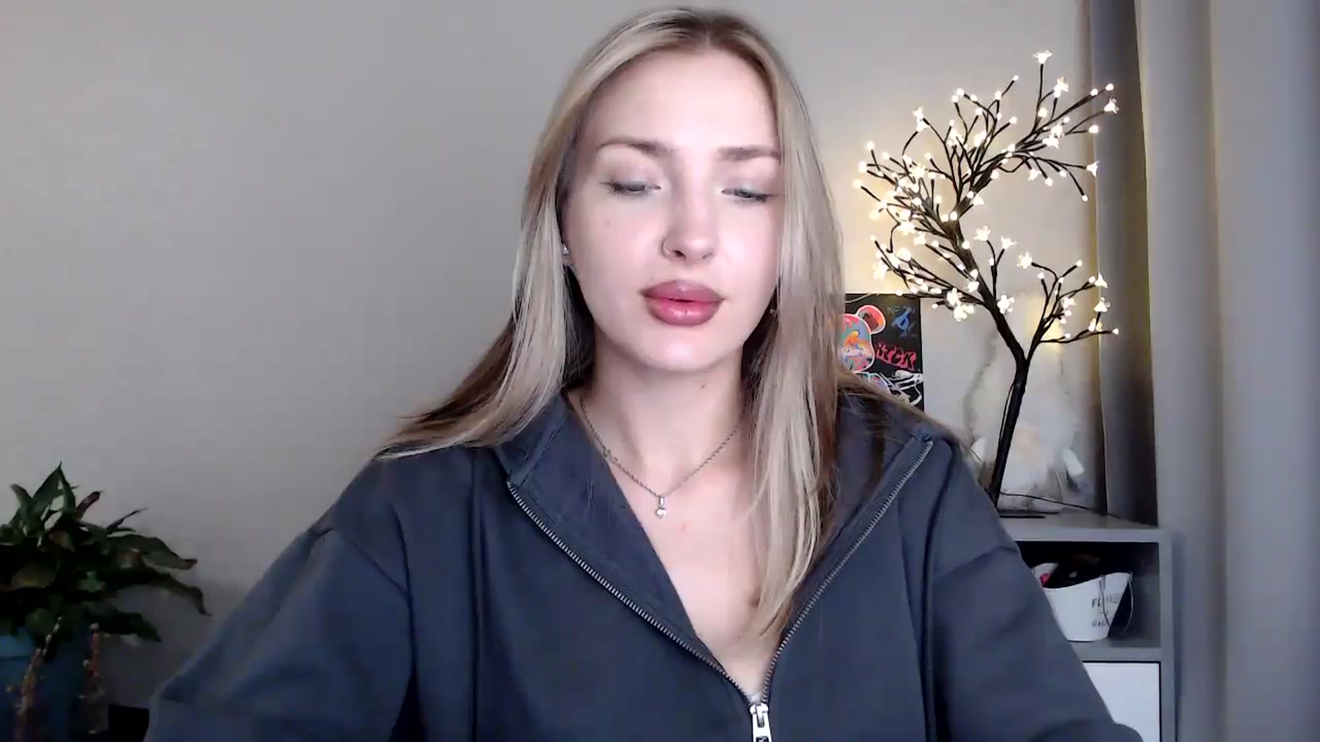 Gallery image thumbnail from Baby__Blue's myfreecams stream on, 08/22/2025, 15:07 image 5 of 20