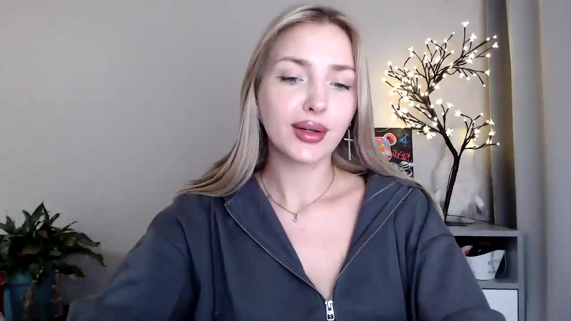 Gallery image thumbnail from Baby__Blue's myfreecams stream on, 08/22/2025, 15:07 image 11 of 20