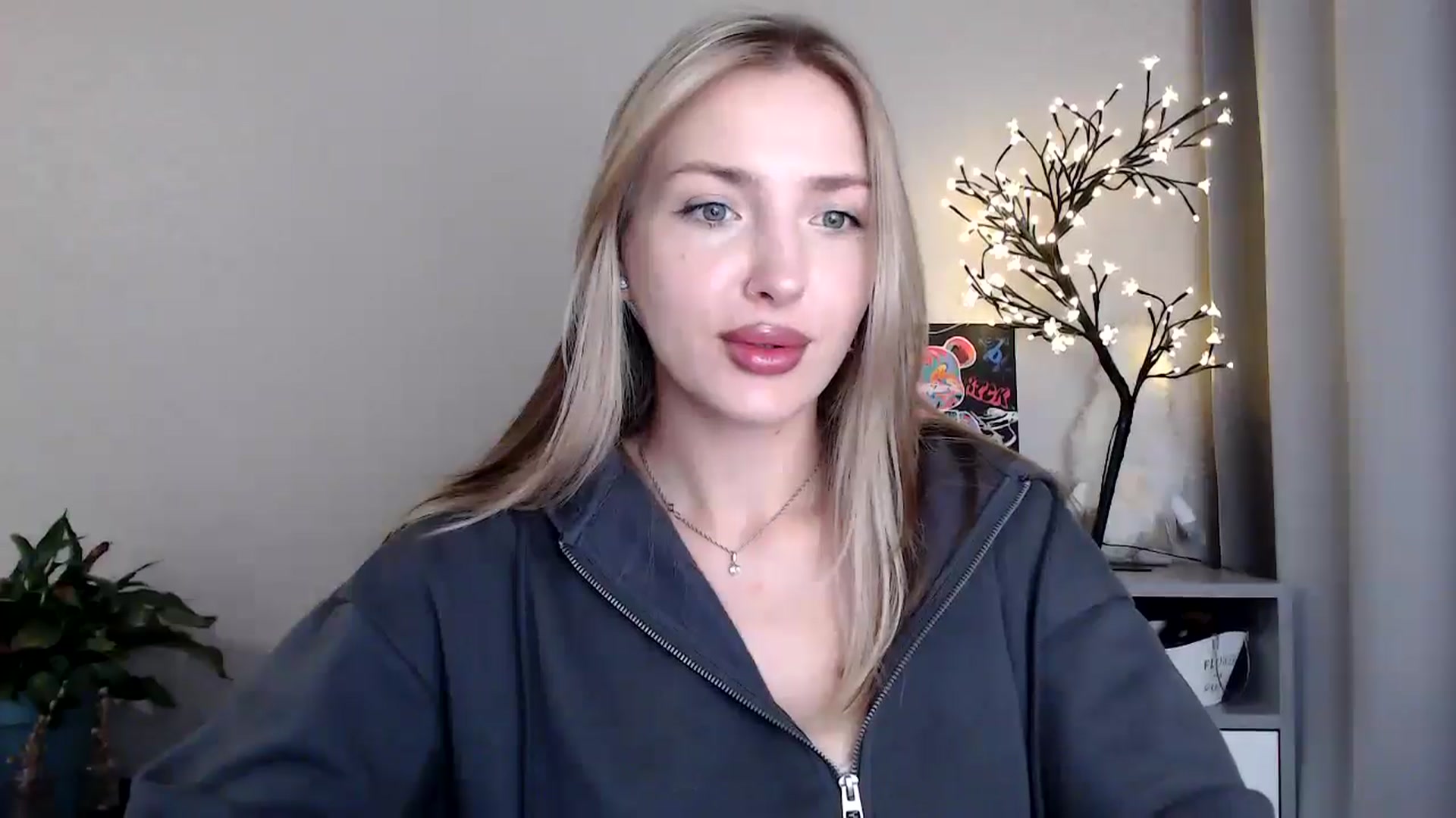 Gallery image thumbnail from Baby__Blue's myfreecams stream on, 08/22/2025, 15:07 image 6 of 20