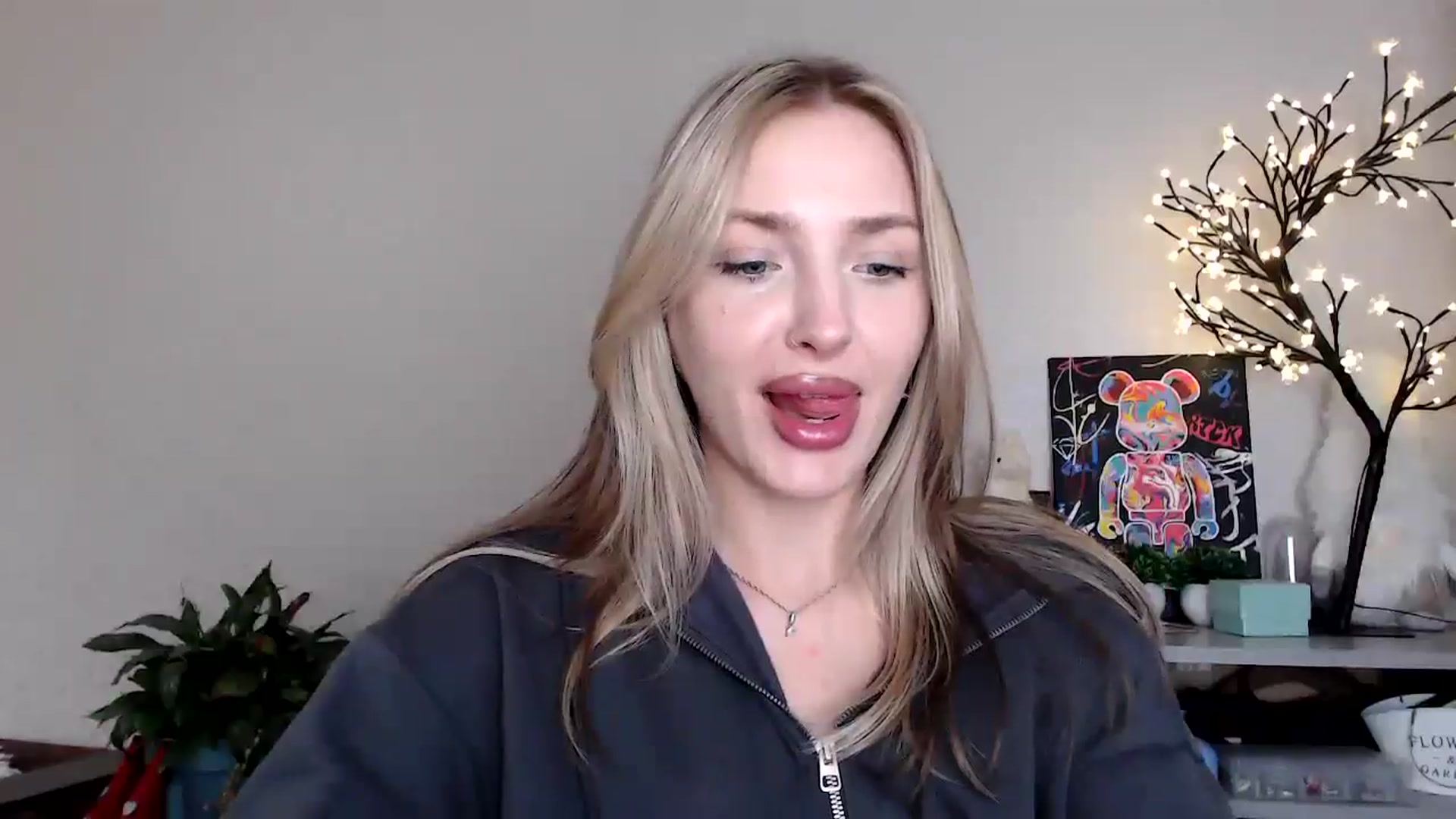 Gallery image thumbnail from Baby__Blue's myfreecams stream on, 08/22/2025, 16:15 image 9 of 20