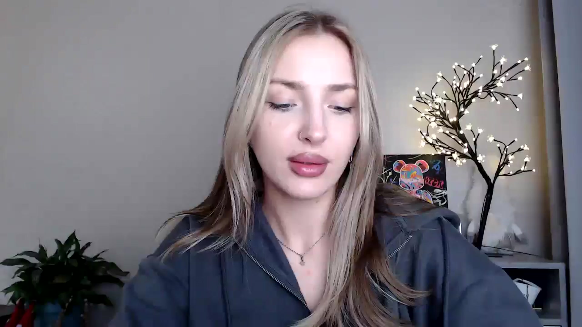 Gallery image thumbnail from Baby__Blue's myfreecams stream on, 08/22/2025, 16:15 image 13 of 20