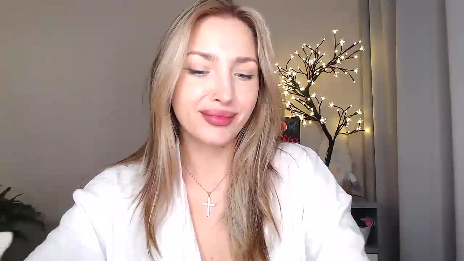 Gallery image thumbnail from Baby__Blue's myfreecams stream on, 08/23/2025, 20:28 image 8 of 20